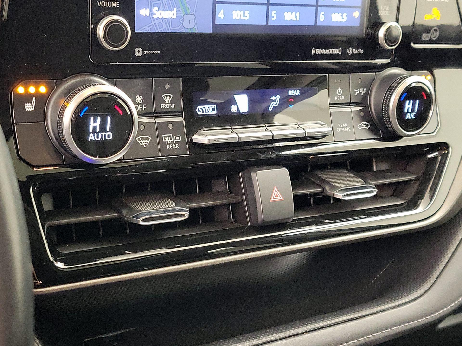 Thumbnail: 2021 Toyota Highlander - 17