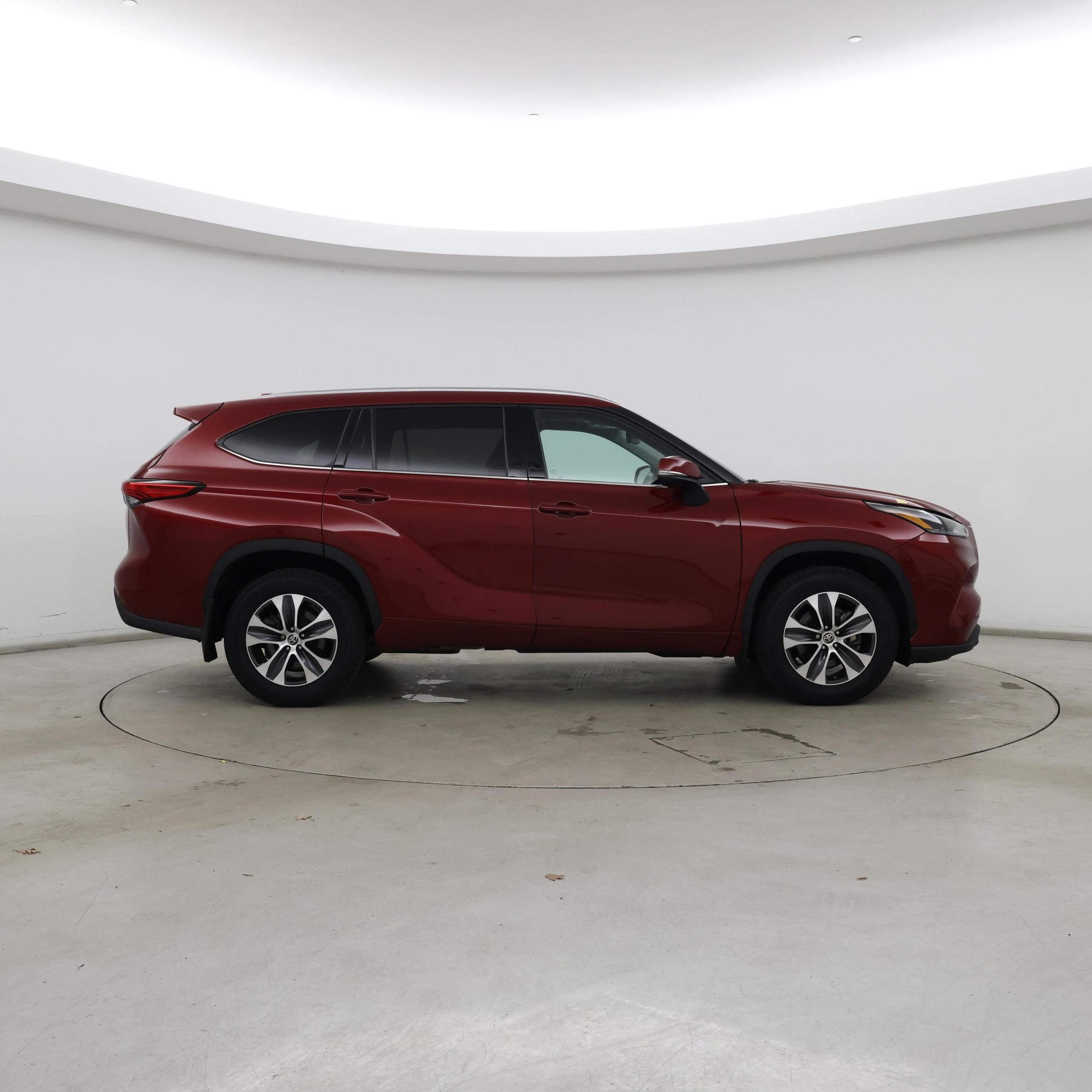 Thumbnail: 2021 Toyota Highlander - 7
