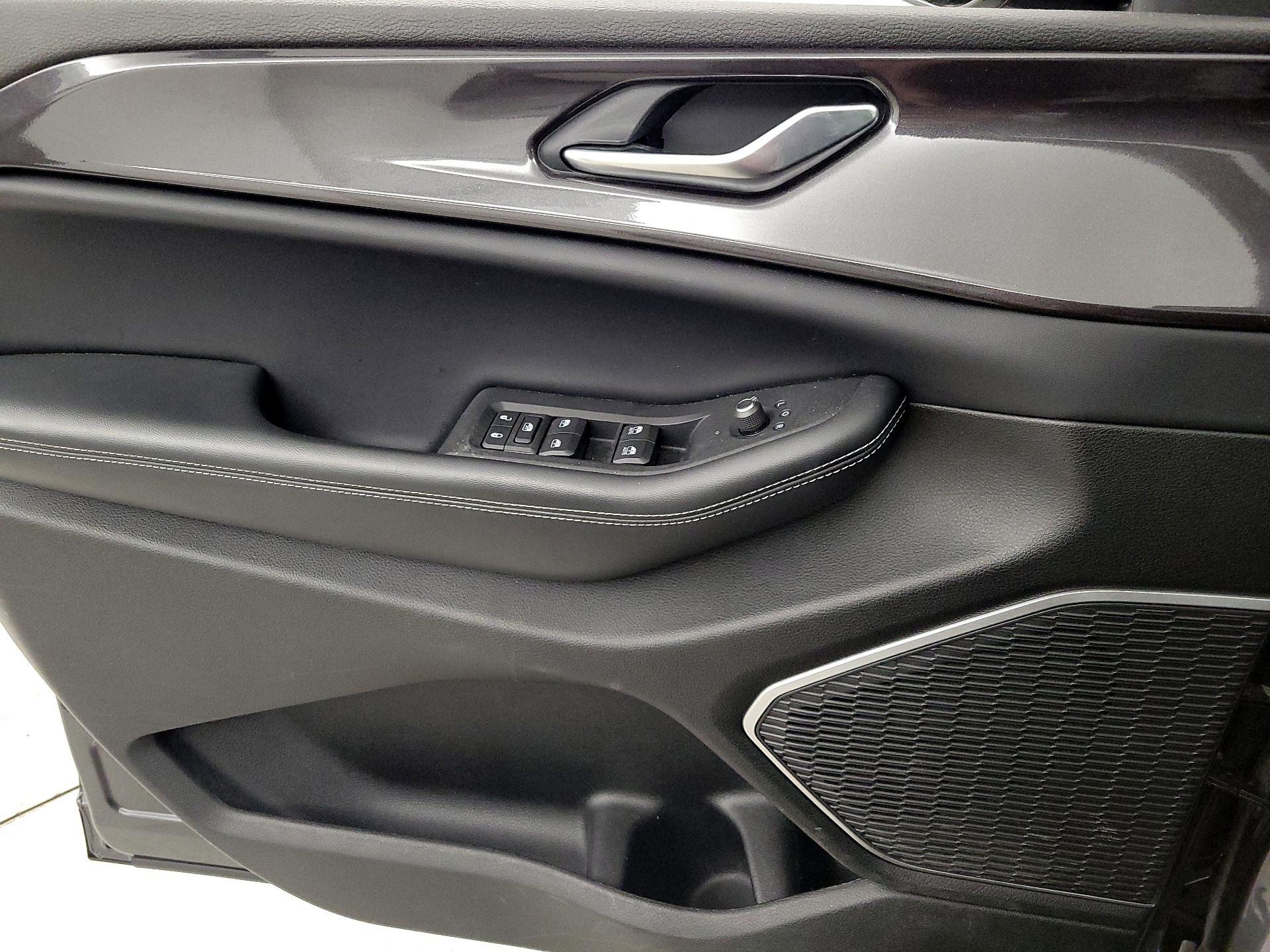 Thumbnail: 2022 Jeep Grand Cherokee - 12