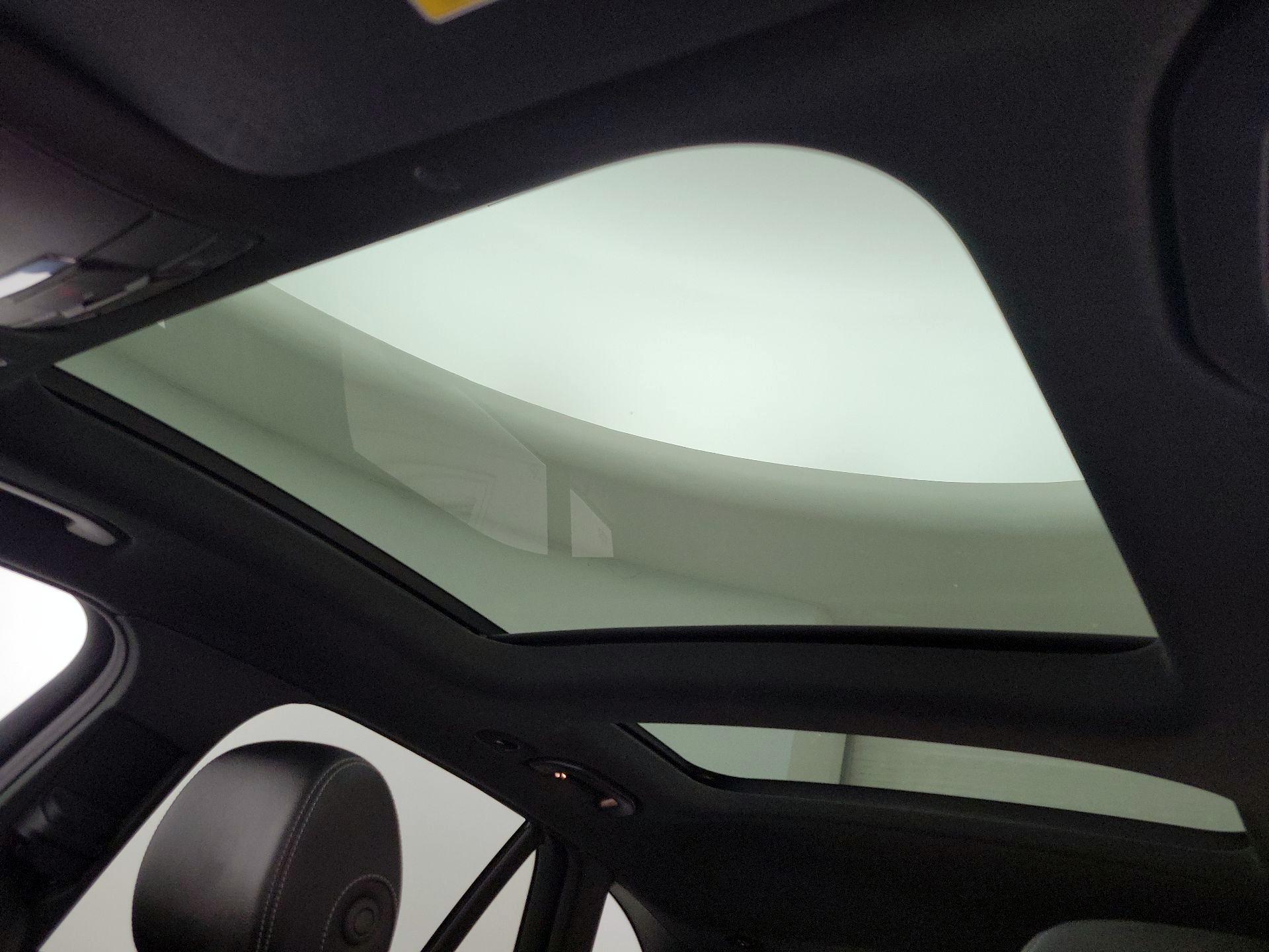 Thumbnail: 2022 Mercedes-Benz GLC - 20