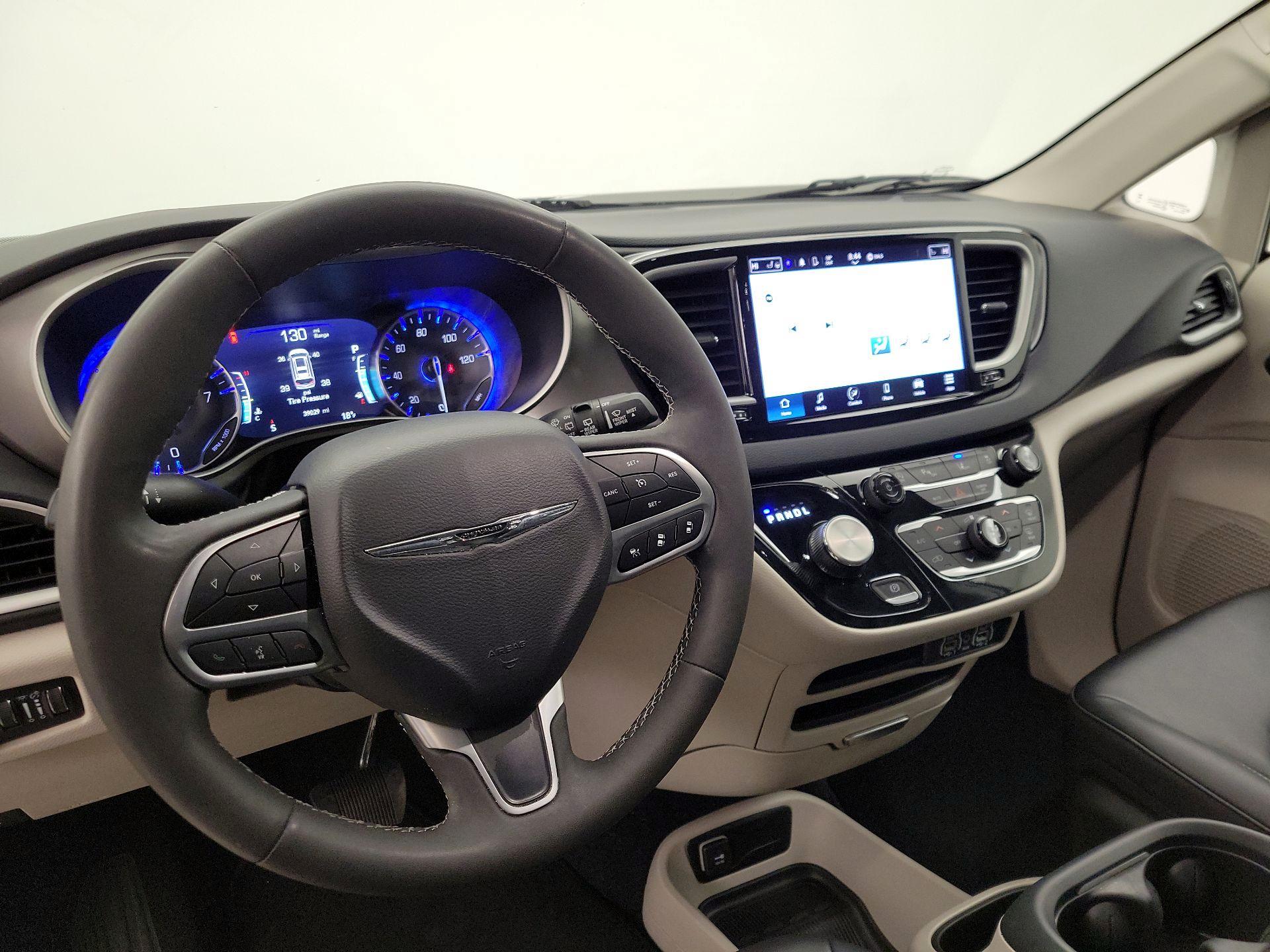 Thumbnail: 2024 Chrysler Pacifica - 9