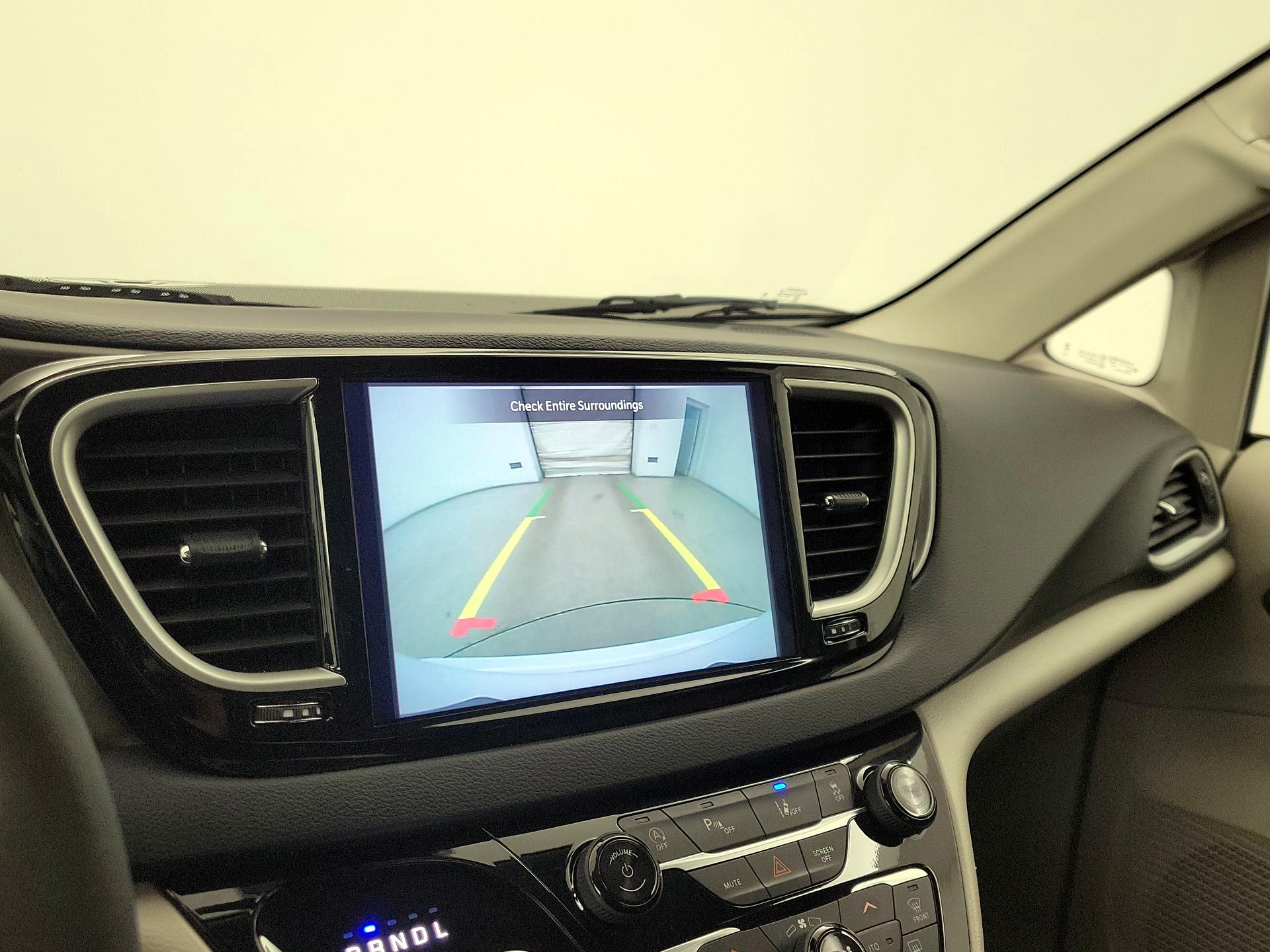 Thumbnail: 2024 Chrysler Pacifica - 14