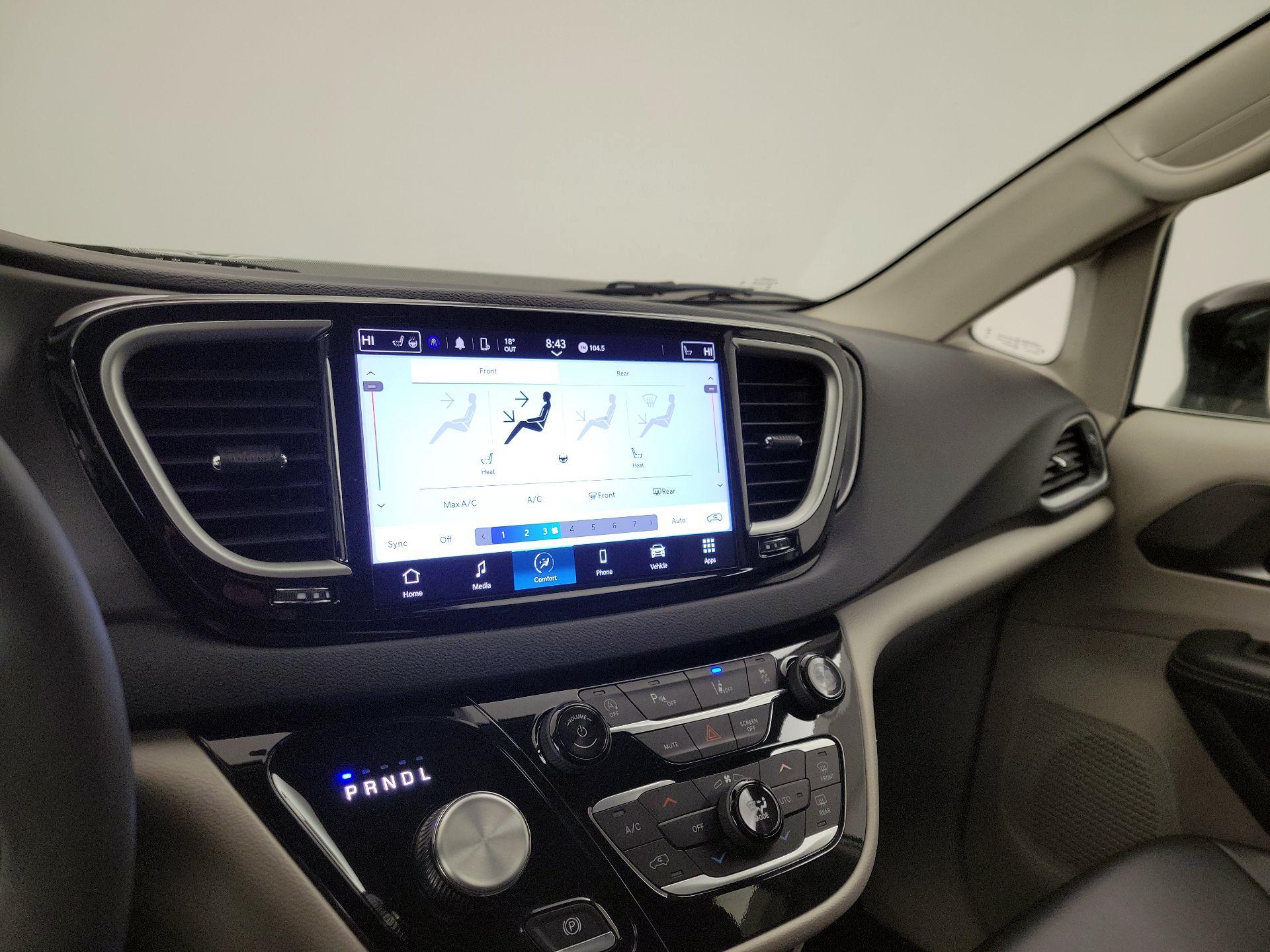 Thumbnail: 2024 Chrysler Pacifica - 16