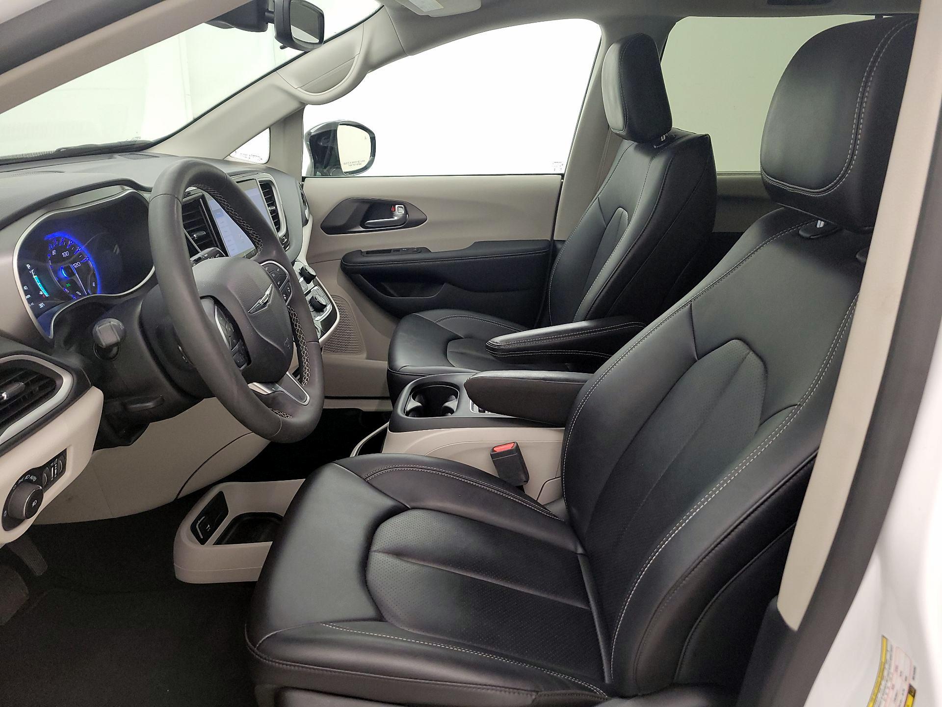 Thumbnail: 2024 Chrysler Pacifica - 11