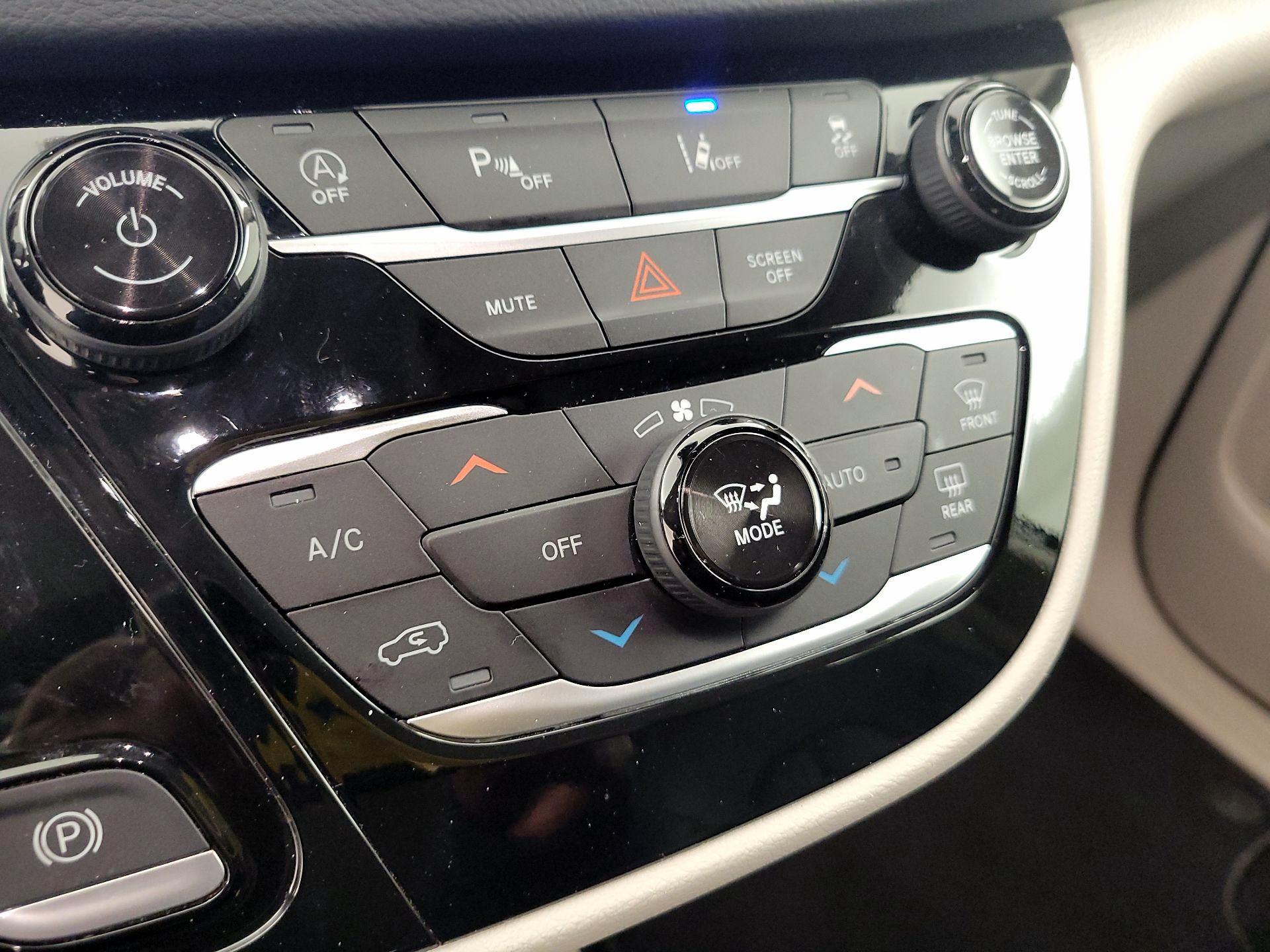 Thumbnail: 2024 Chrysler Pacifica - 16