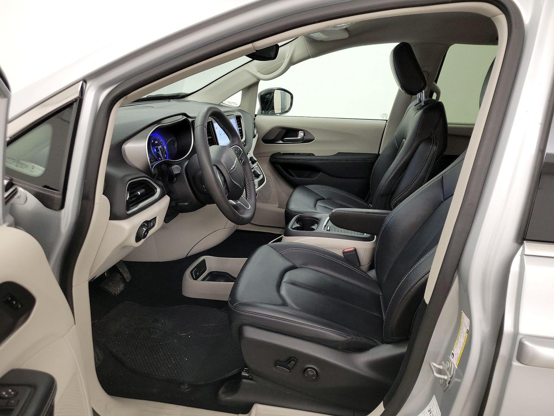 Thumbnail: 2024 Chrysler Pacifica - 11