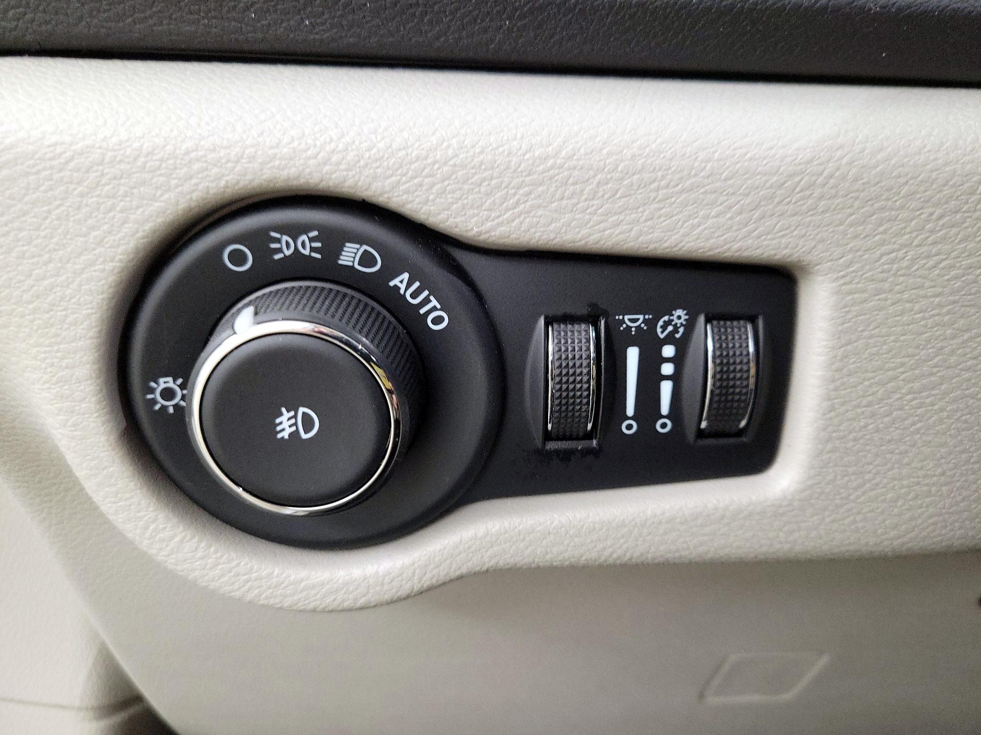 Thumbnail: 2024 Chrysler Pacifica - 13