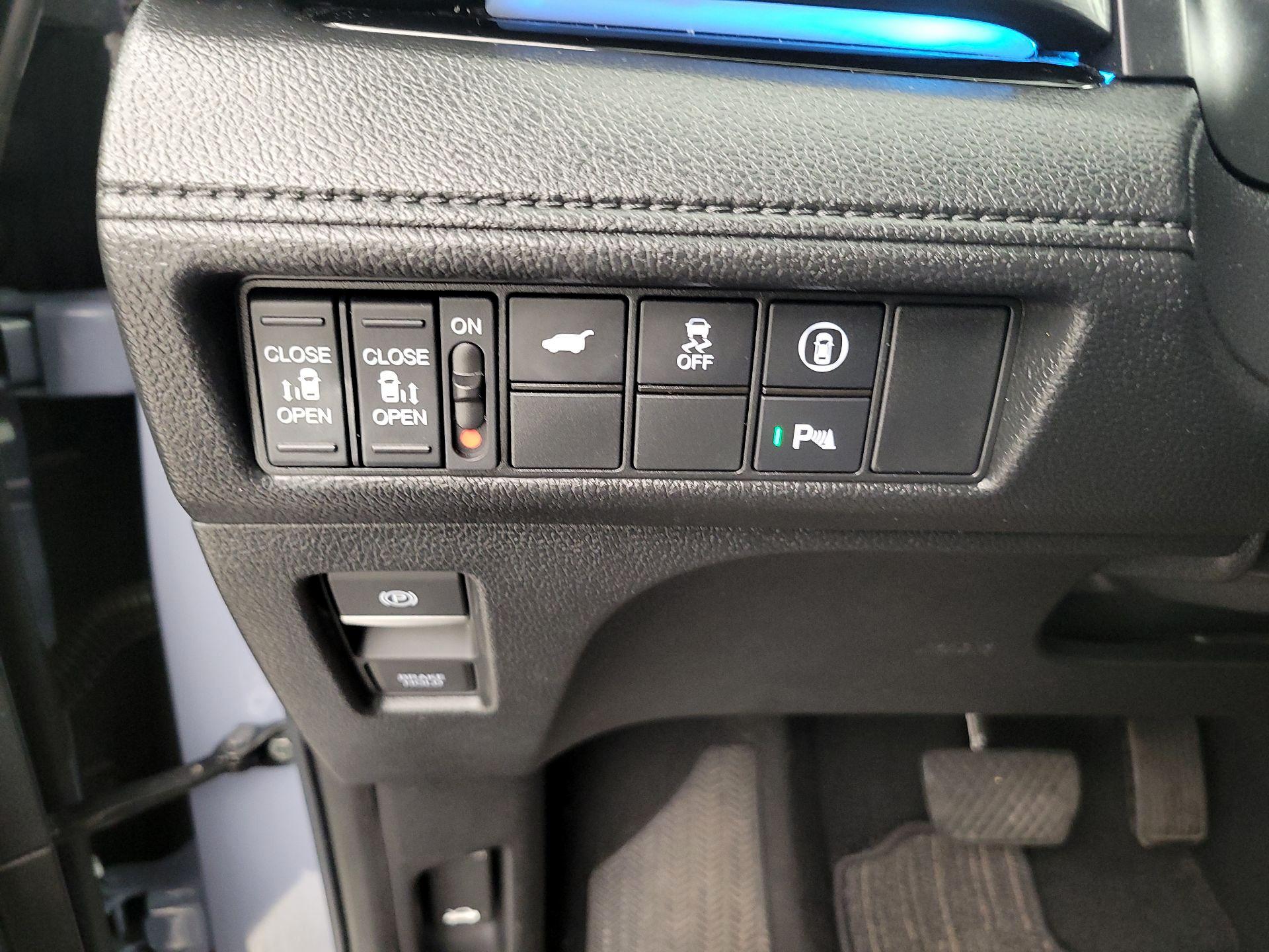 Thumbnail: 2023 Honda Odyssey - 13