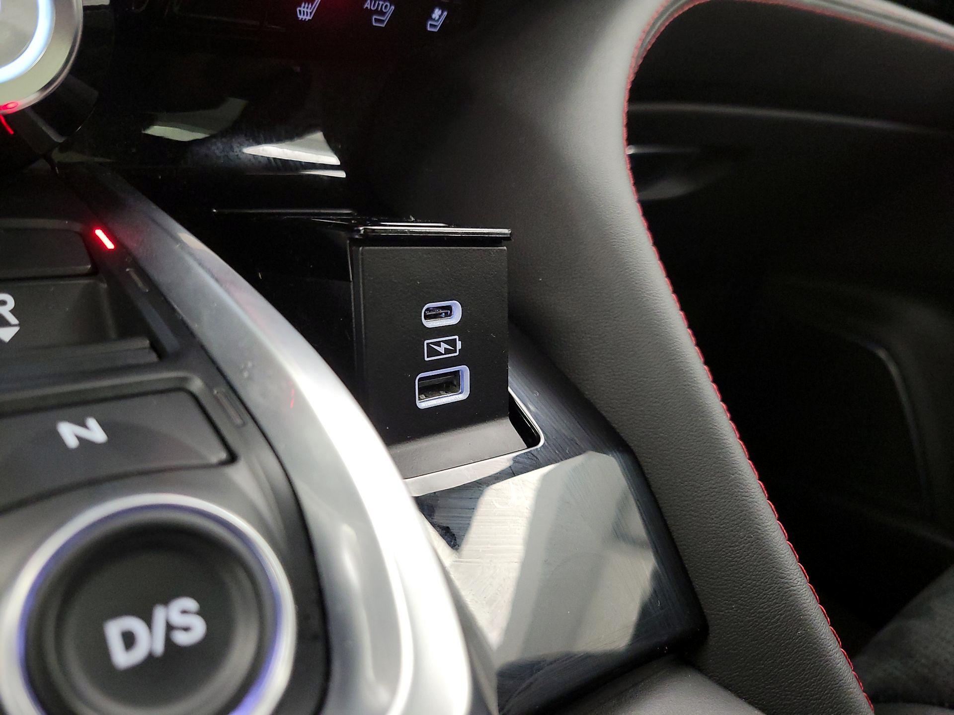 Thumbnail: 2023 Acura MDX - 19