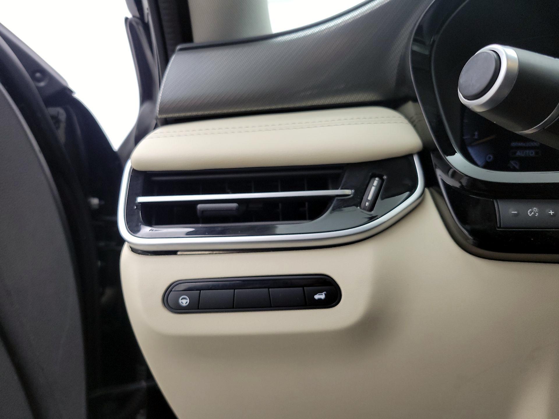 Thumbnail: 2023 INFINITI QX60 - 13