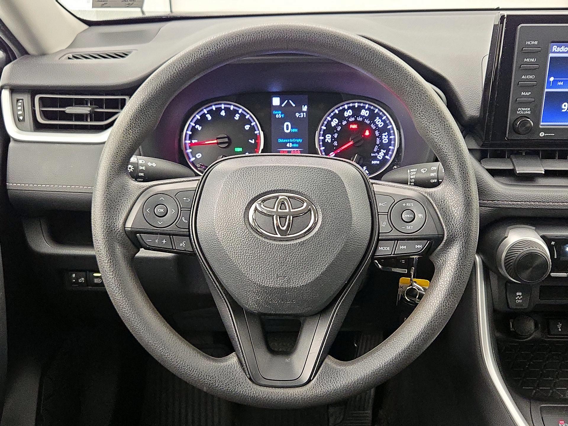 Thumbnail: 2022 Toyota RAV4 - 10