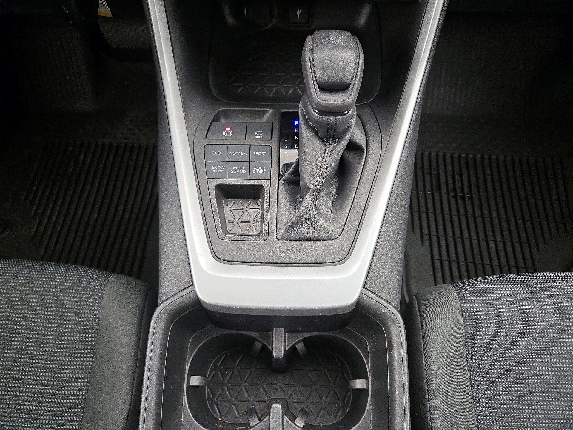 Thumbnail: 2022 Toyota RAV4 - 17