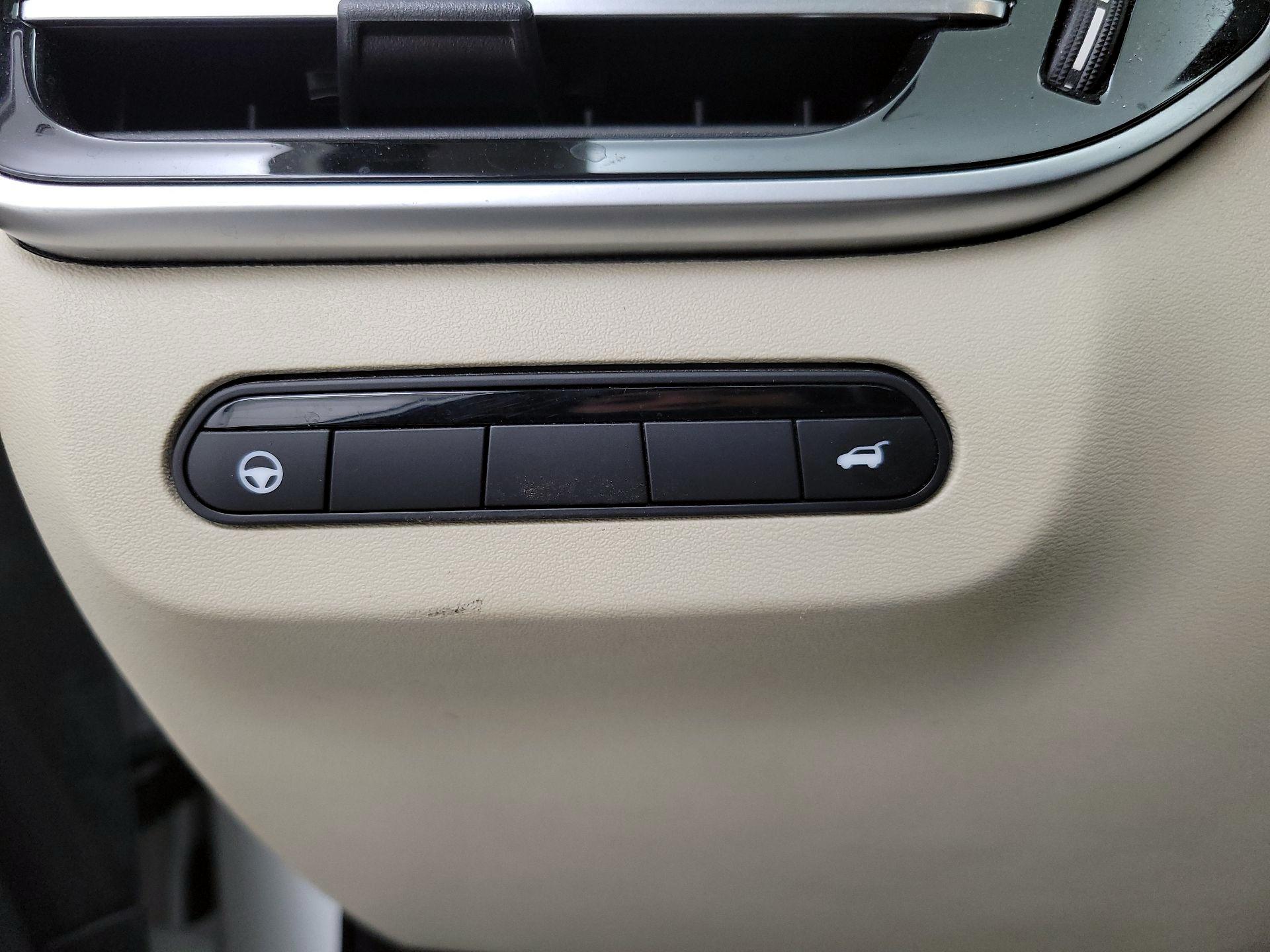 Thumbnail: 2023 INFINITI QX60 - 13