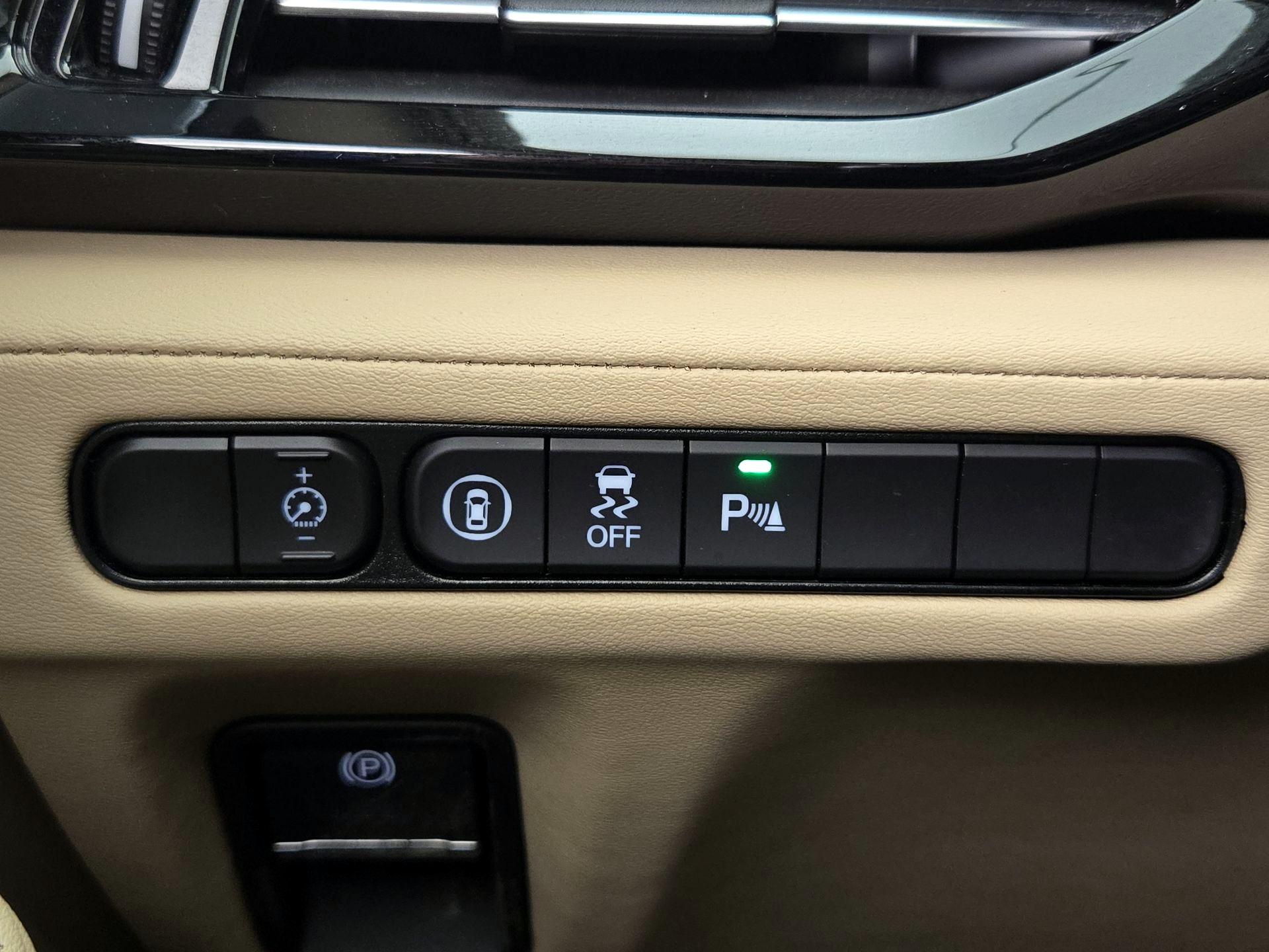 Thumbnail: 2023 Acura MDX - 13