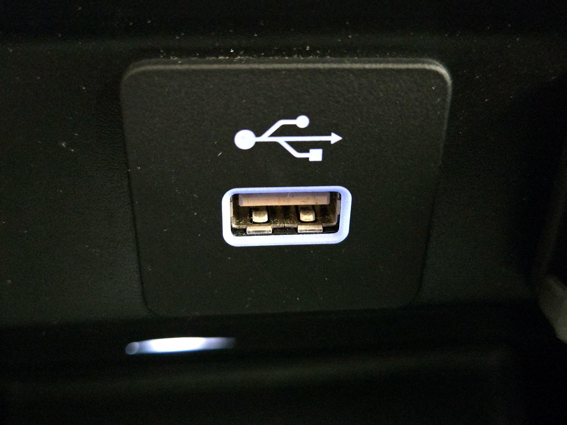 Thumbnail: 2023 Acura MDX - 19