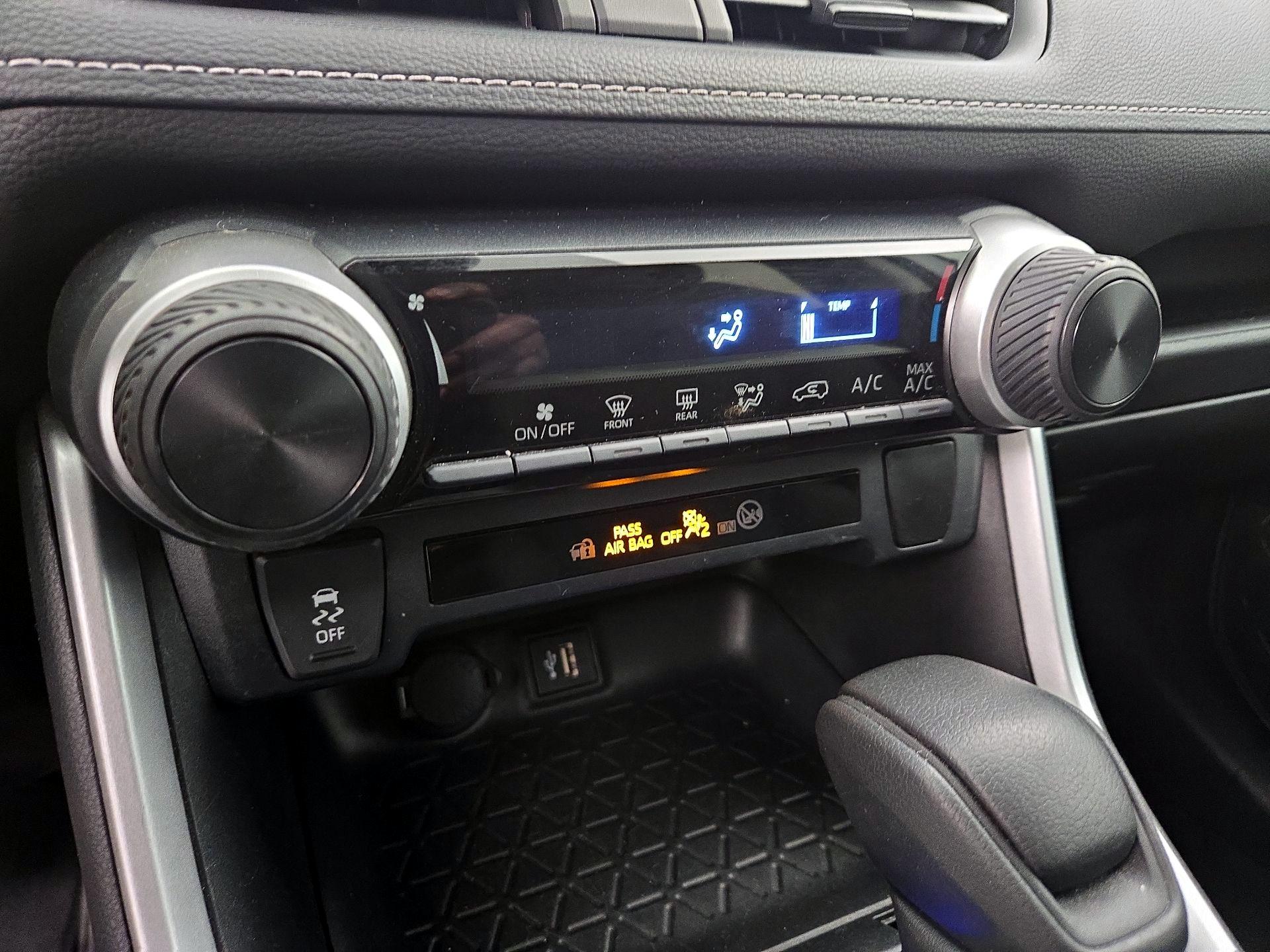 Thumbnail: 2023 Toyota RAV4 - 16