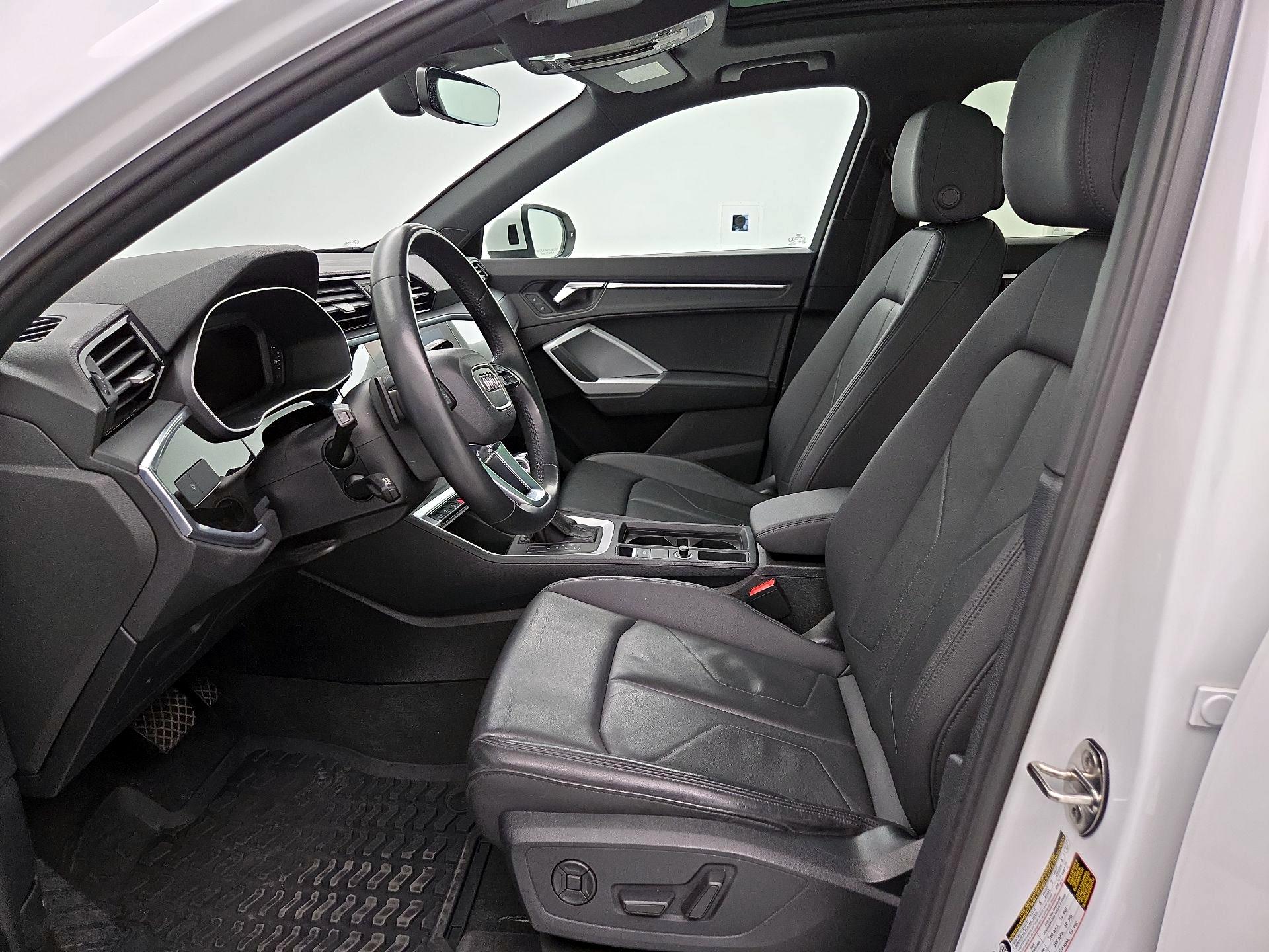 Thumbnail: 2022 Audi Q3 - 11