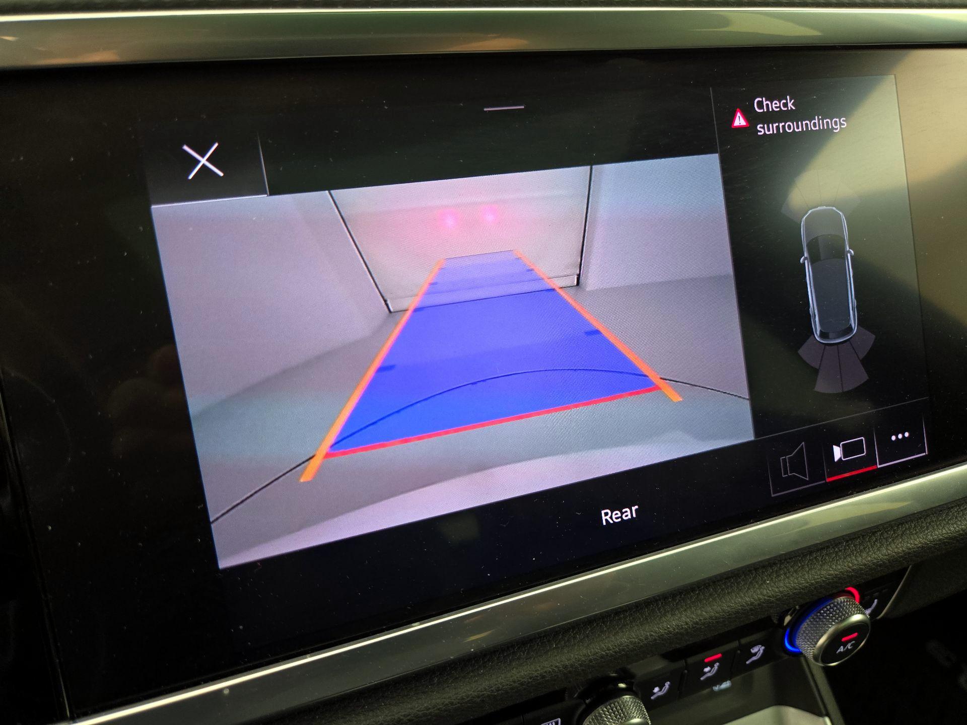 Thumbnail: 2022 Audi Q3 - 14