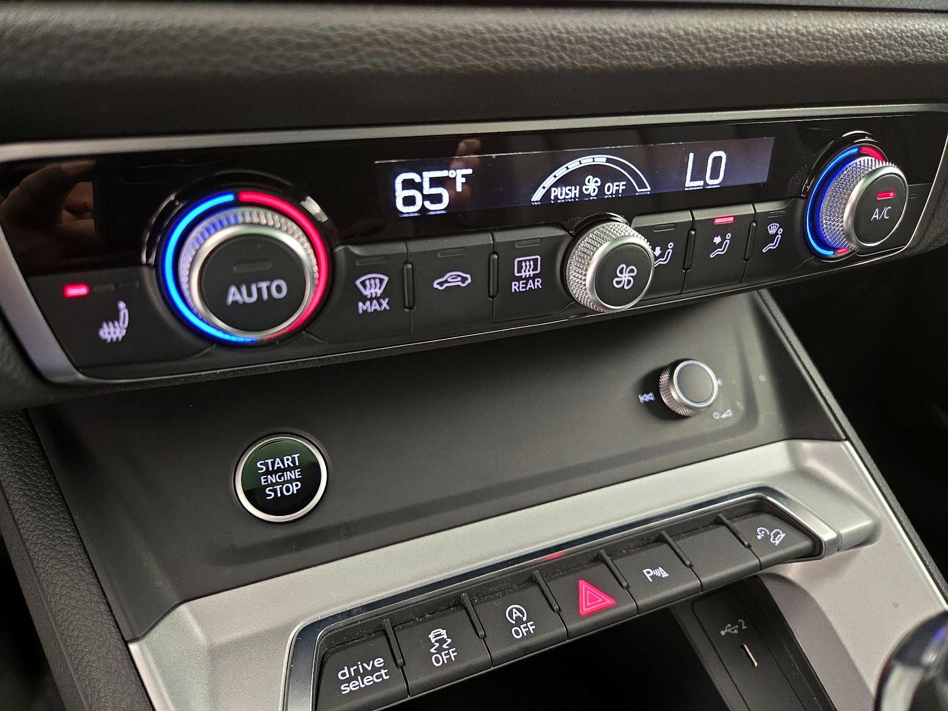 Thumbnail: 2022 Audi Q3 - 16