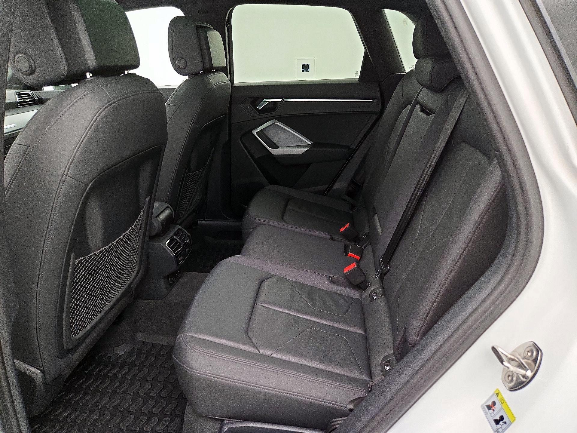 Thumbnail: 2022 Audi Q3 - 20