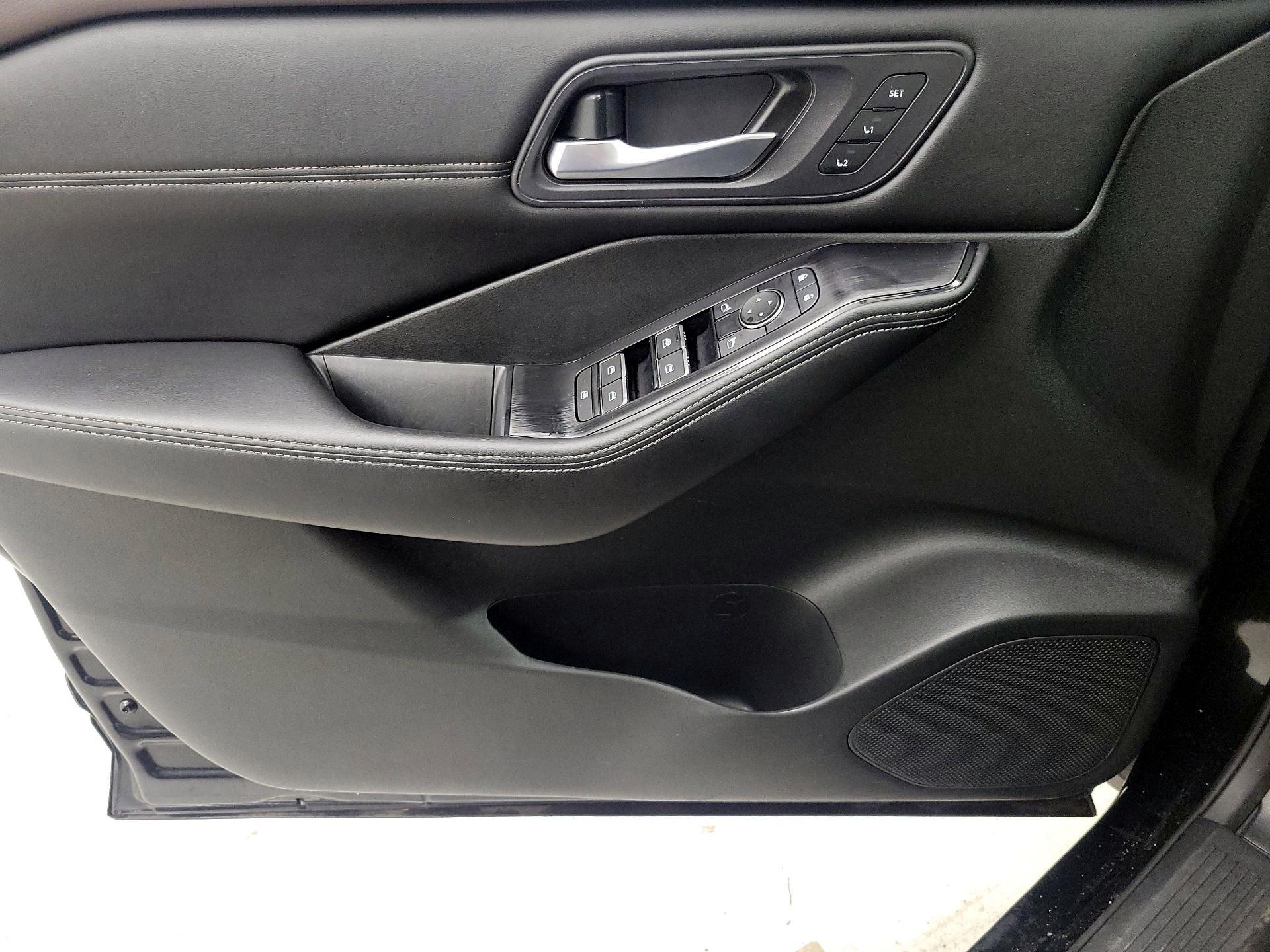 Thumbnail: 2023 Nissan Rogue - 12