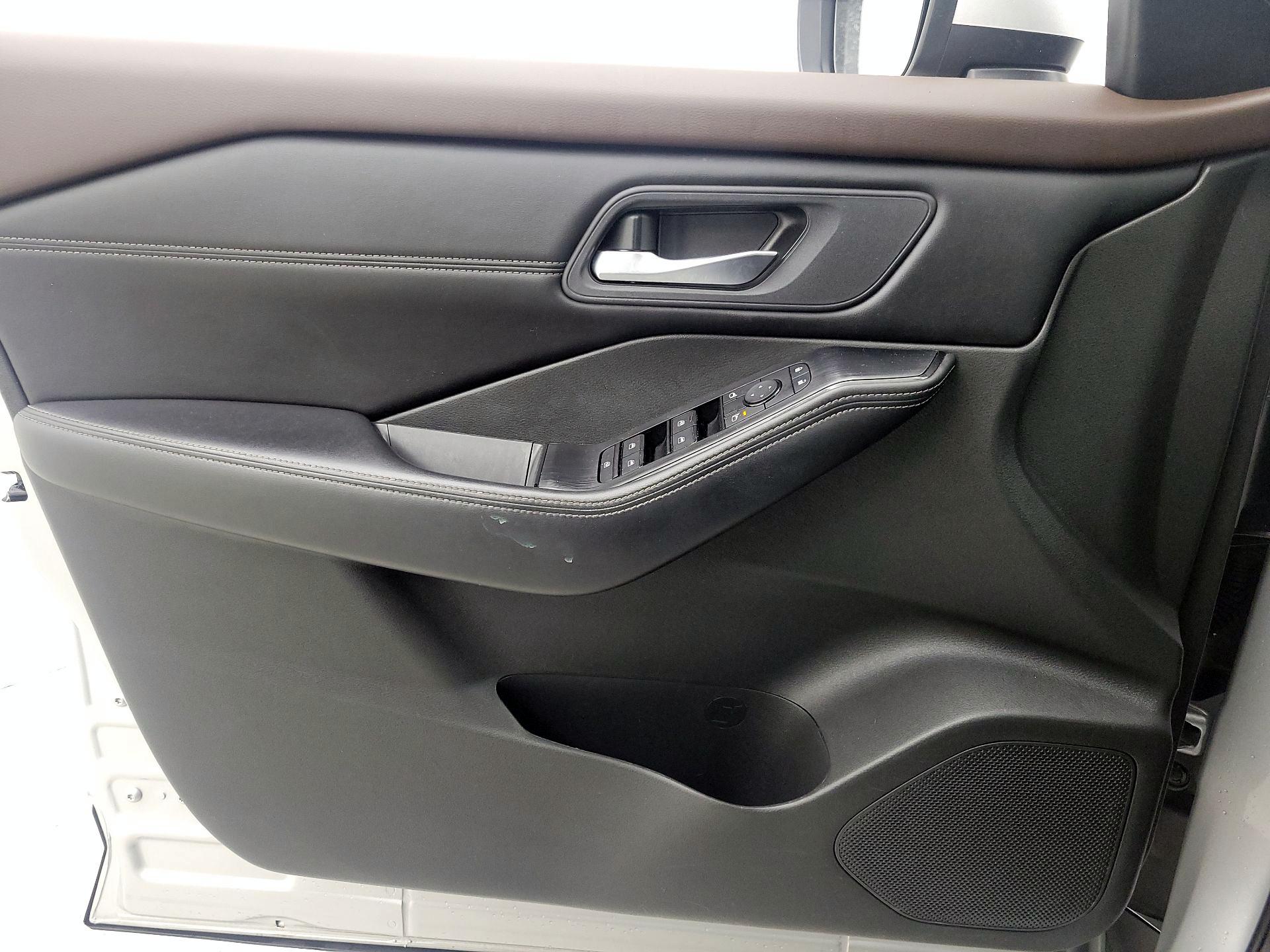 Thumbnail: 2023 Nissan Rogue - 12