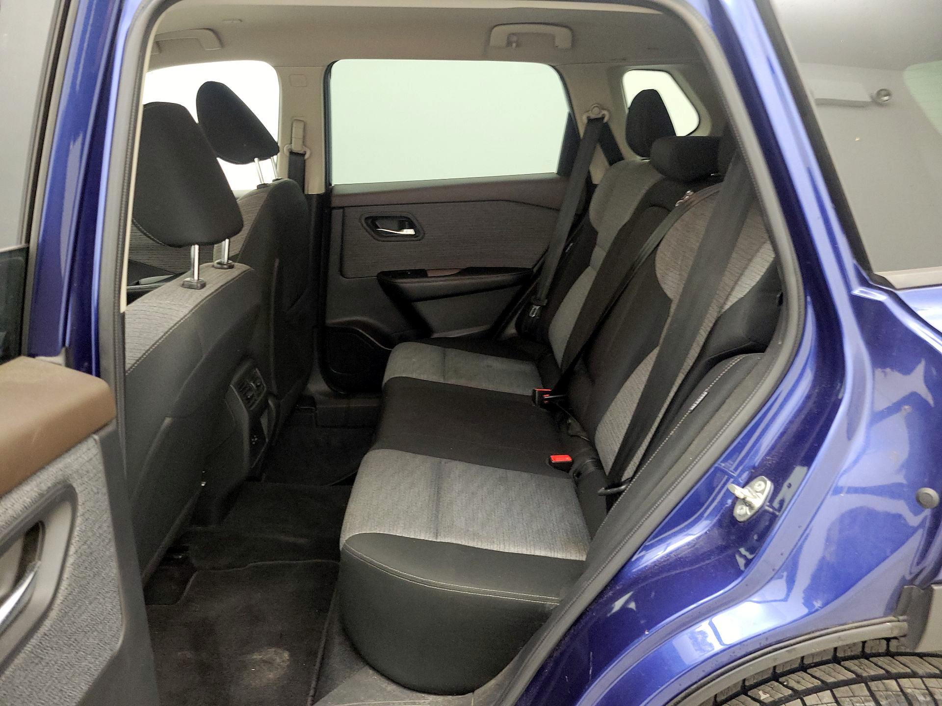 Thumbnail: 2023 Nissan Rogue - 18