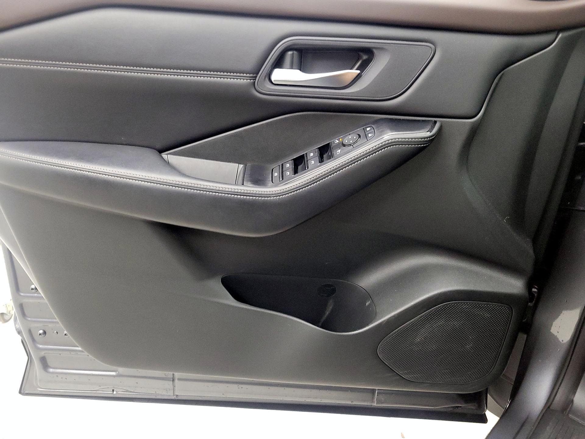 Thumbnail: 2023 Nissan Rogue - 12