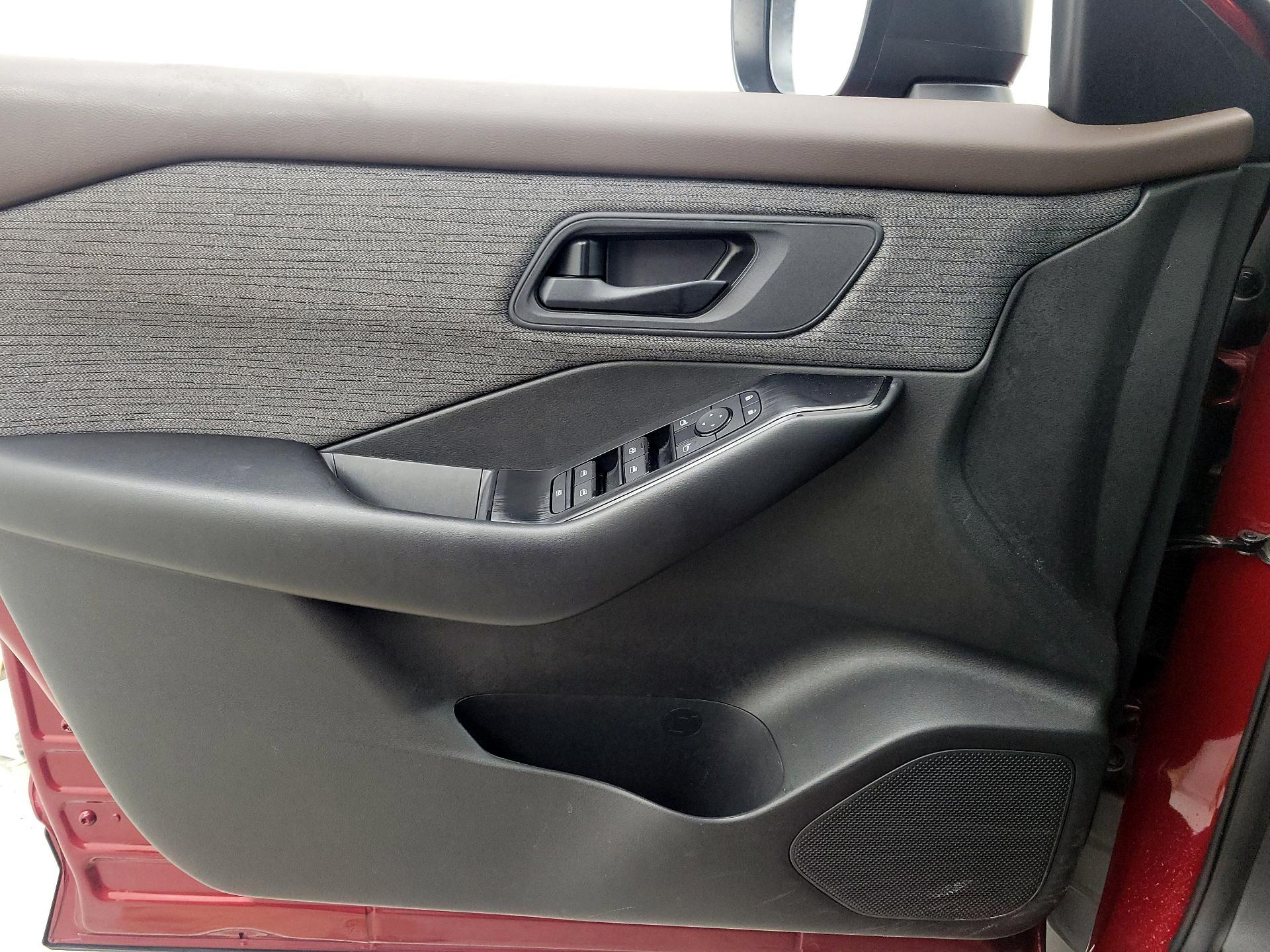 Thumbnail: 2023 Nissan Rogue - 12