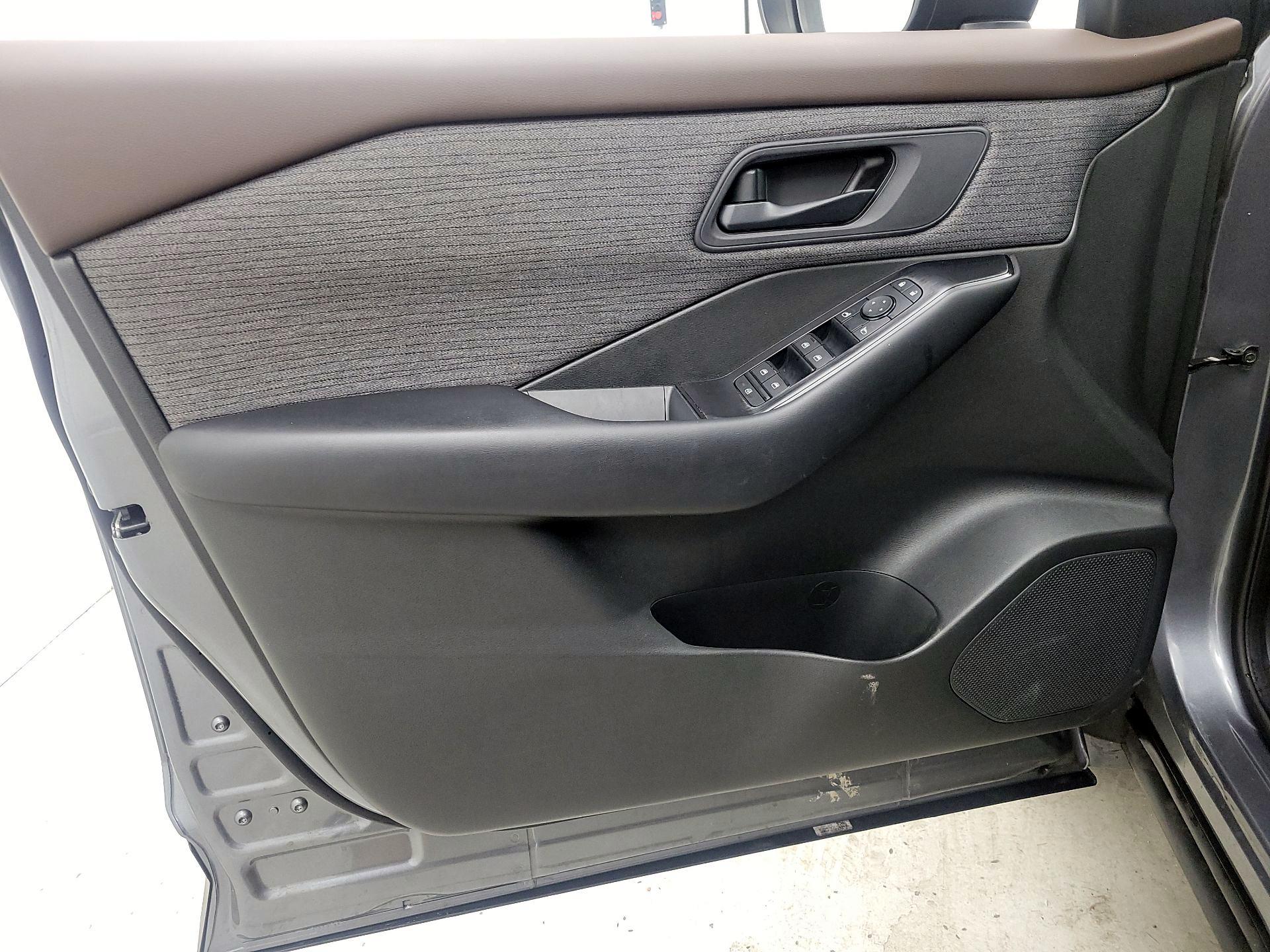 Thumbnail: 2023 Nissan Rogue - 12