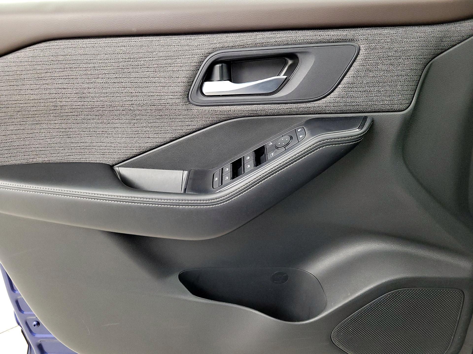 Thumbnail: 2023 Nissan Rogue - 12