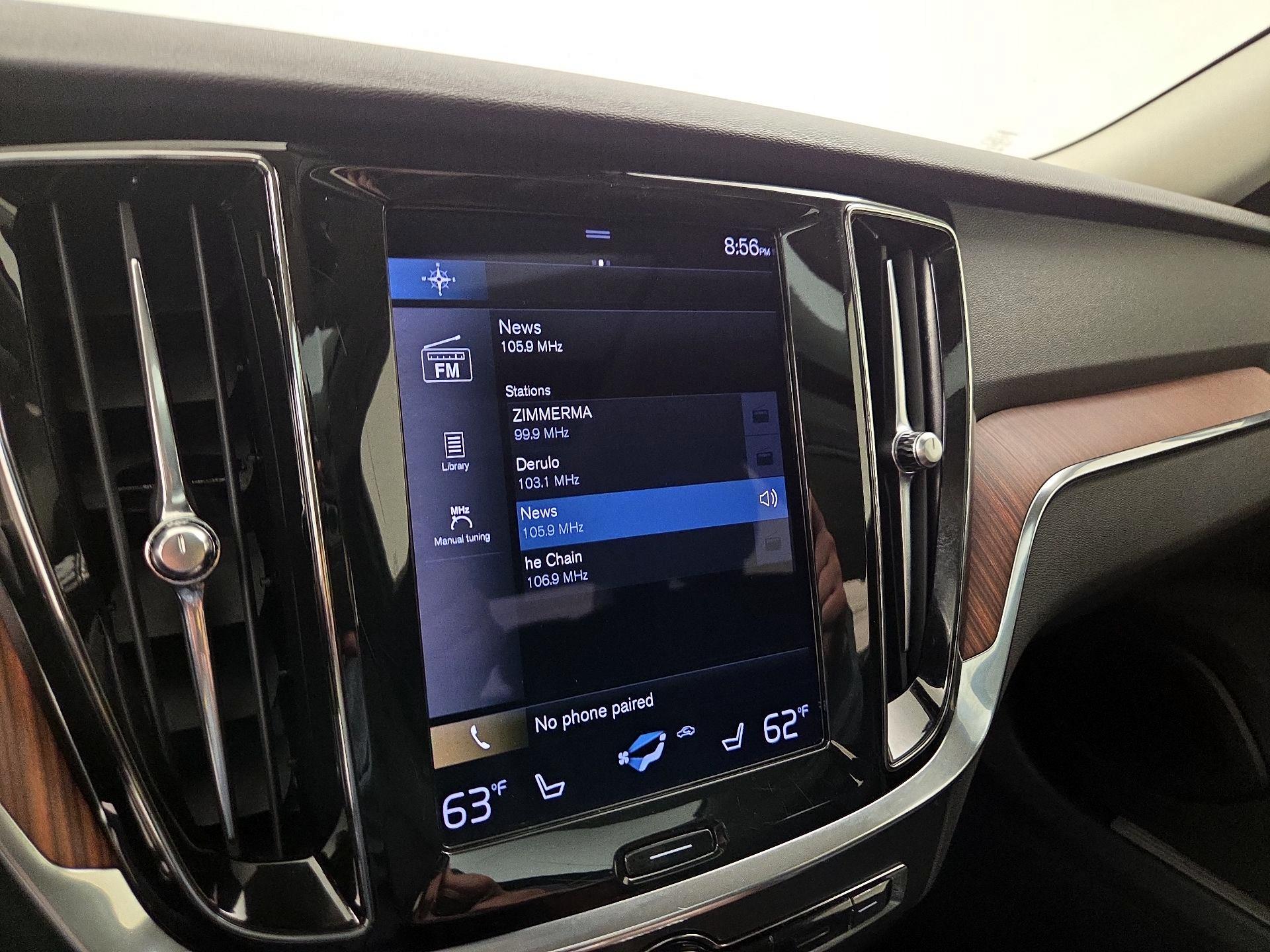 Thumbnail: 2022 Volvo S60 - 16