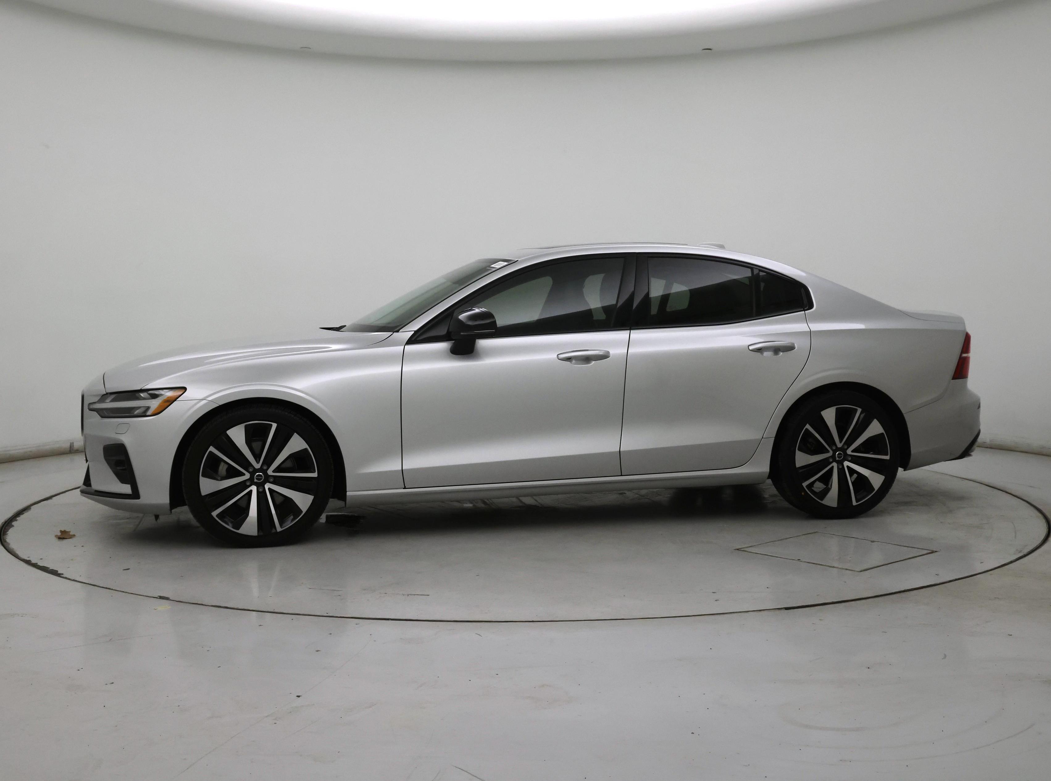 Thumbnail: 2022 Volvo S60 - 3