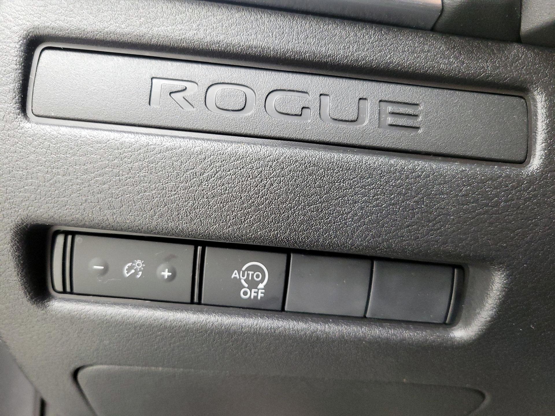 Thumbnail: 2023 Nissan Rogue - 13