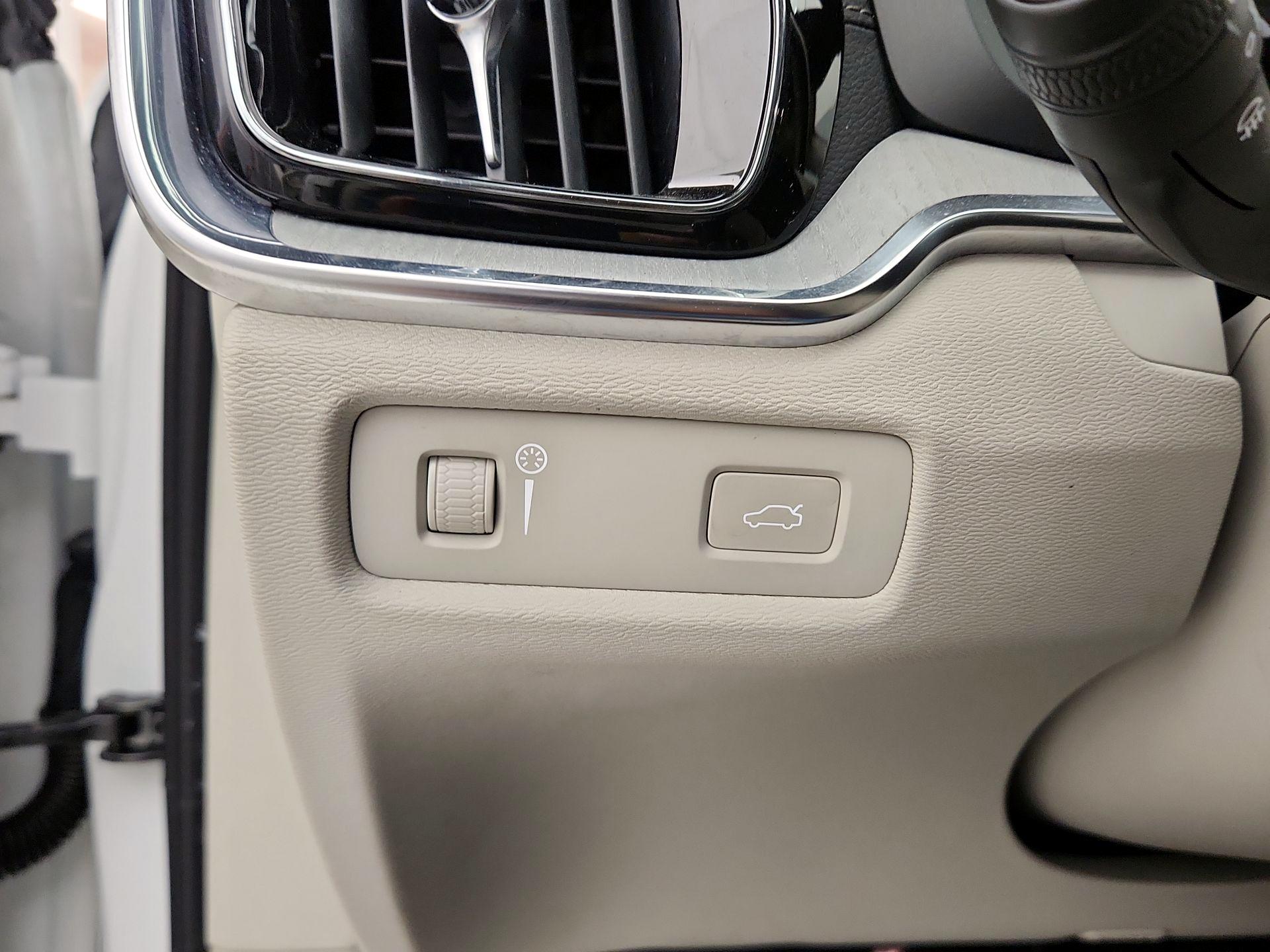 Thumbnail: 2021 Volvo S60 - 13