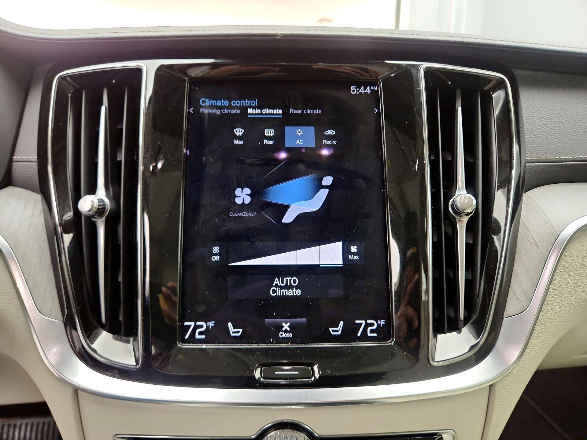 Thumbnail: 2021 Volvo S60 - 17