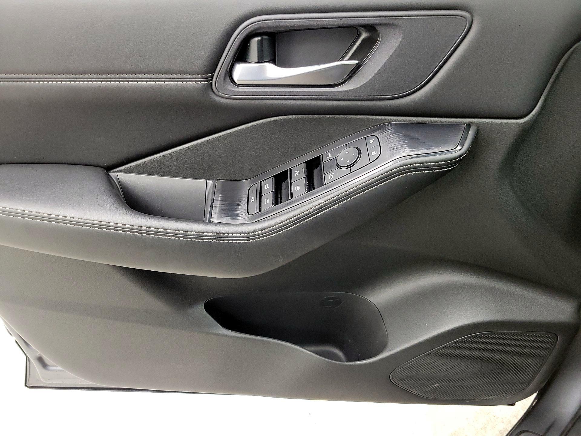 Thumbnail: 2023 Nissan Rogue - 12