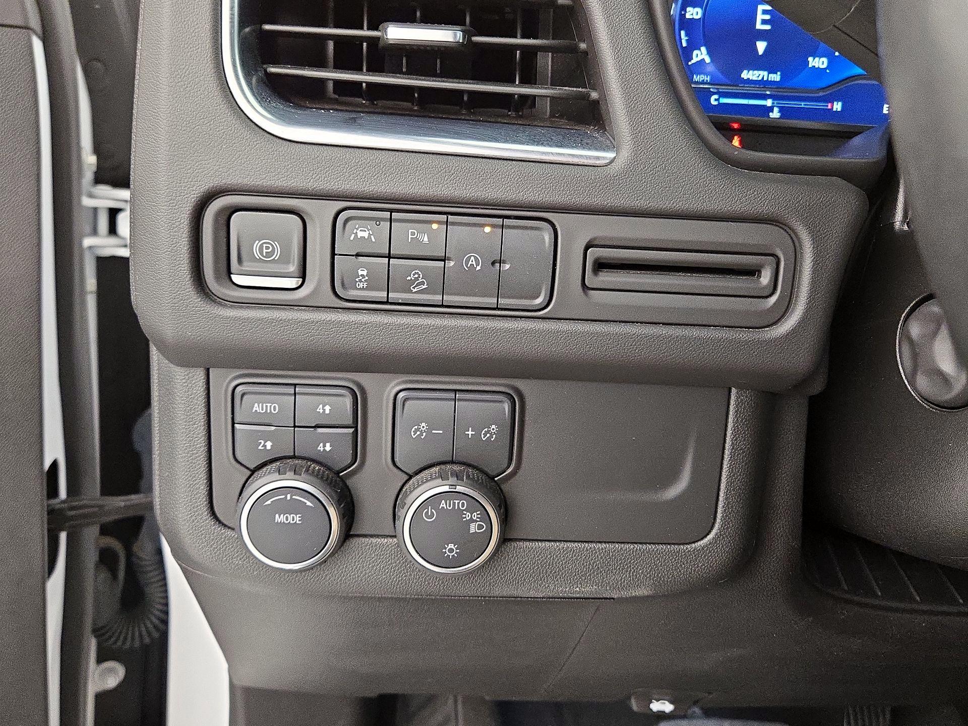 Thumbnail: 2023 Chevrolet Suburban - 13