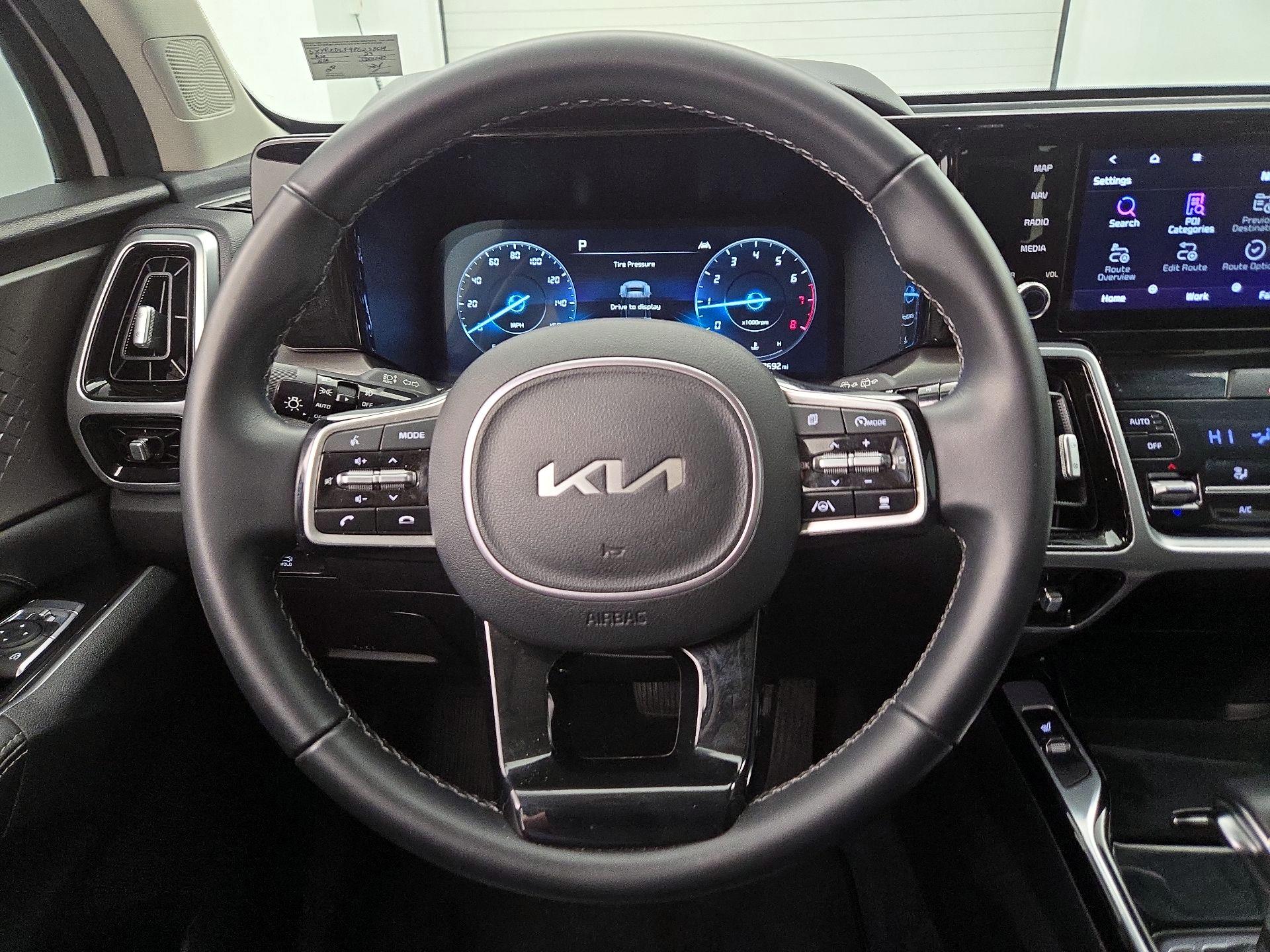 Thumbnail: 2023 Kia Sorento - 10