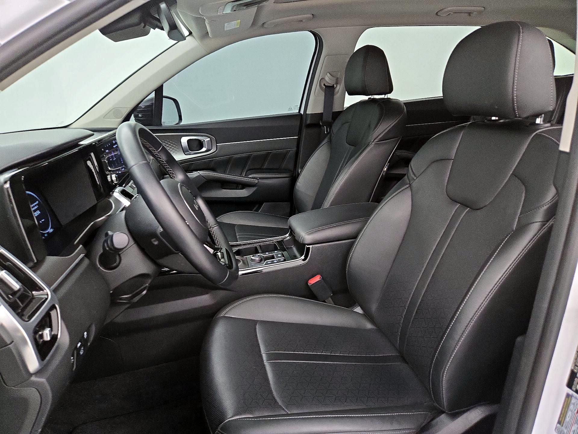 Thumbnail: 2023 Kia Sorento - 11