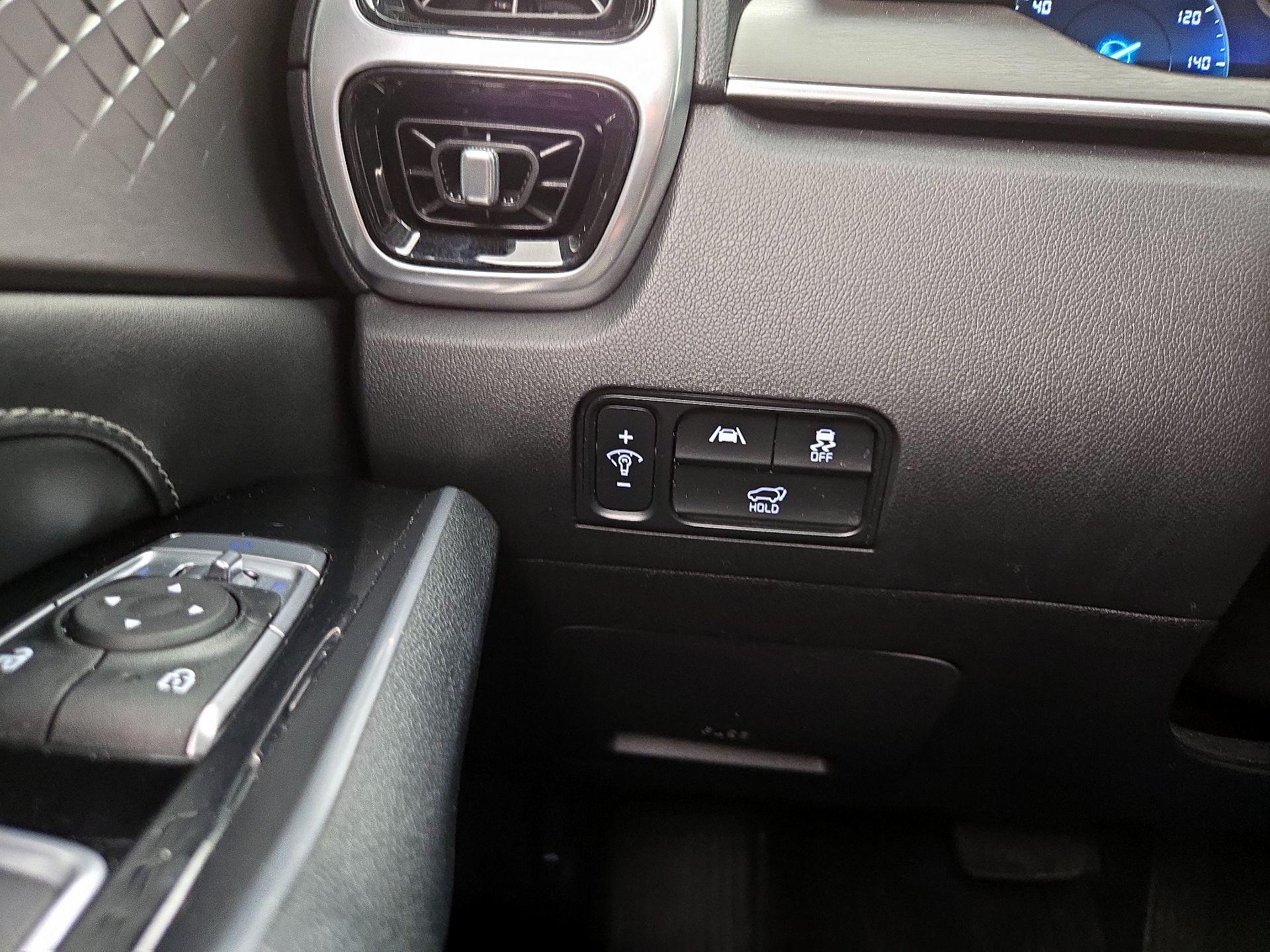 Thumbnail: 2023 Kia Sorento - 13