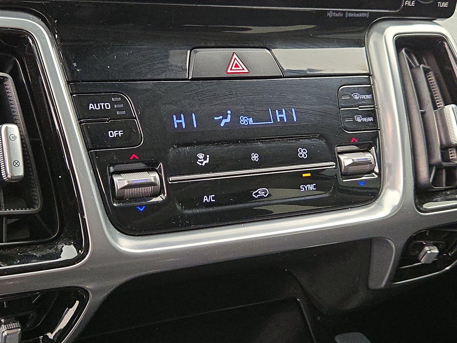 Thumbnail: 2023 Kia Sorento - 17