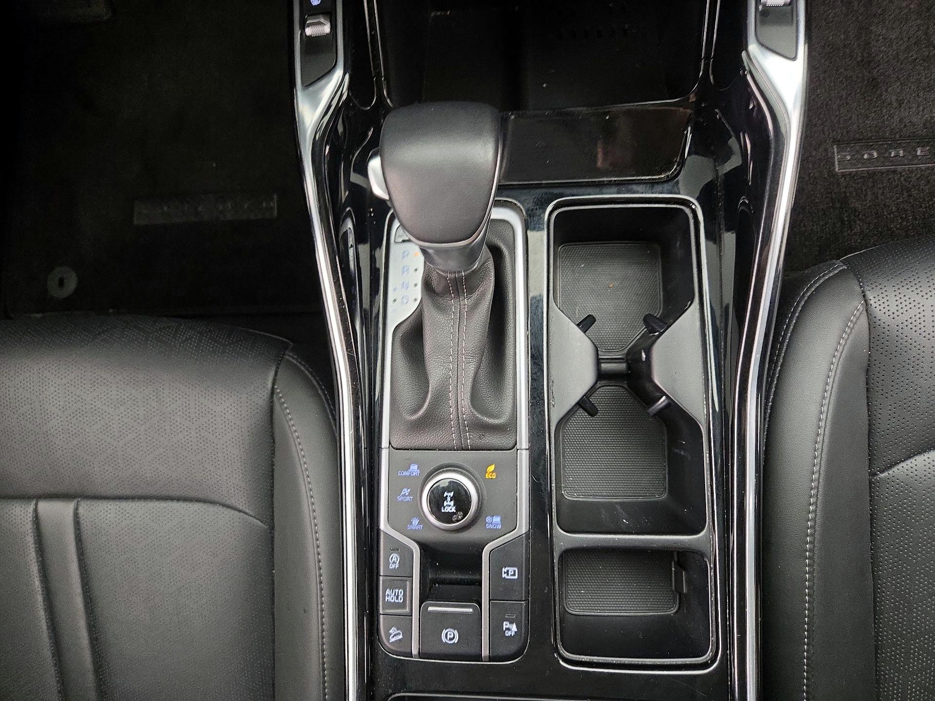 Thumbnail: 2023 Kia Sorento - 18