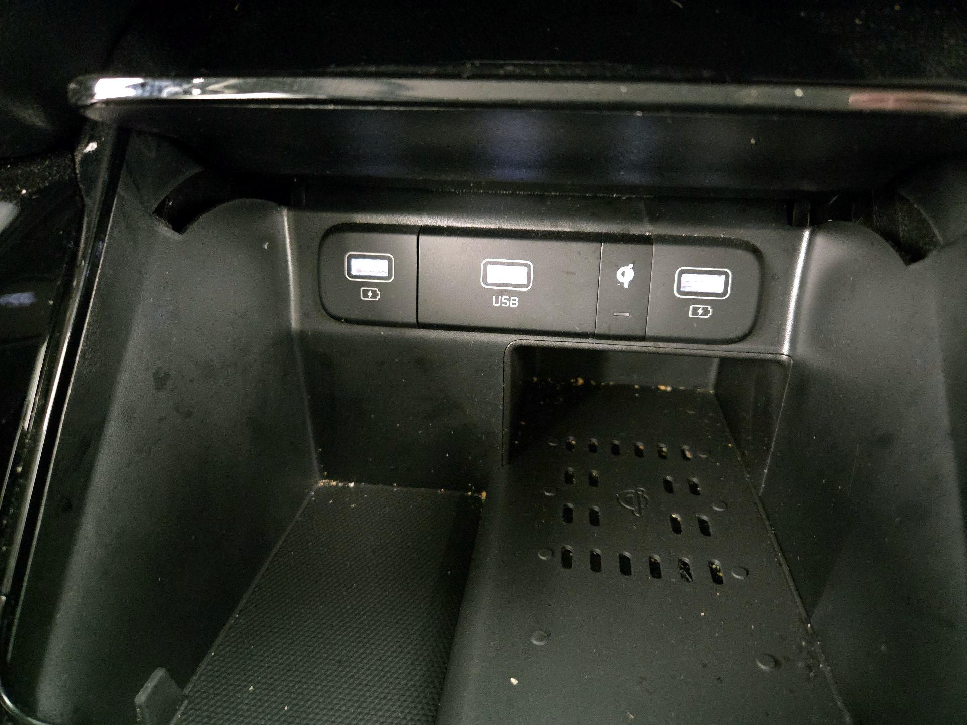 Thumbnail: 2023 Kia Sorento - 19