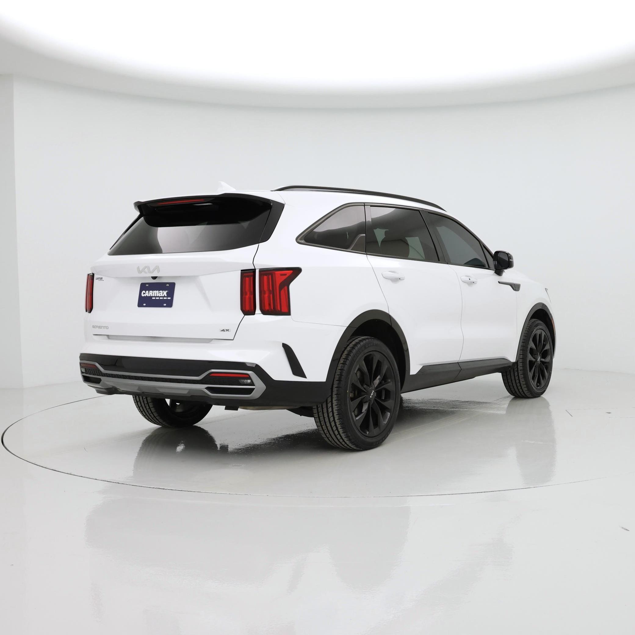 Thumbnail: 2023 Kia Sorento - 8