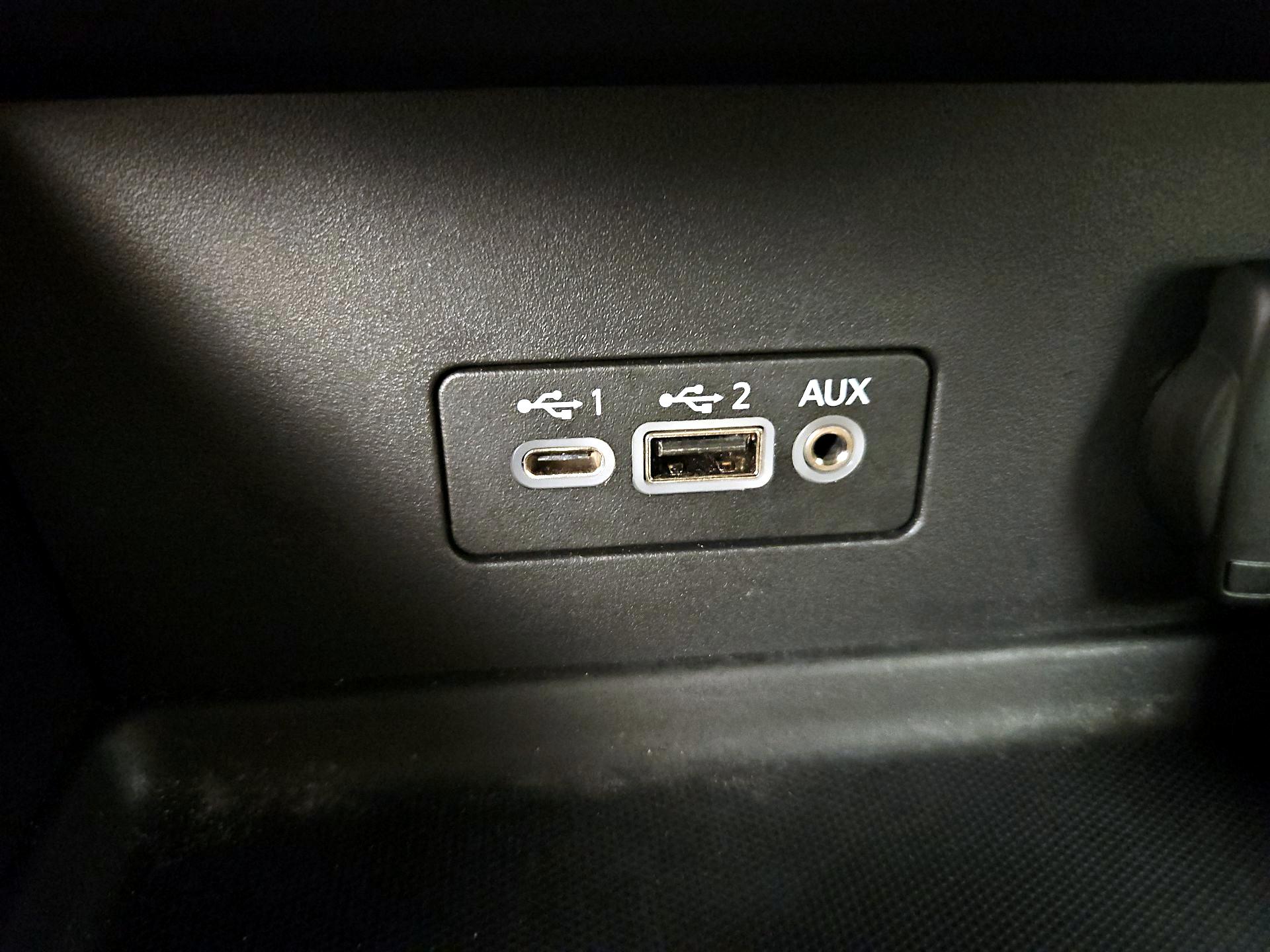 Thumbnail: 2023 Nissan Sentra - 18