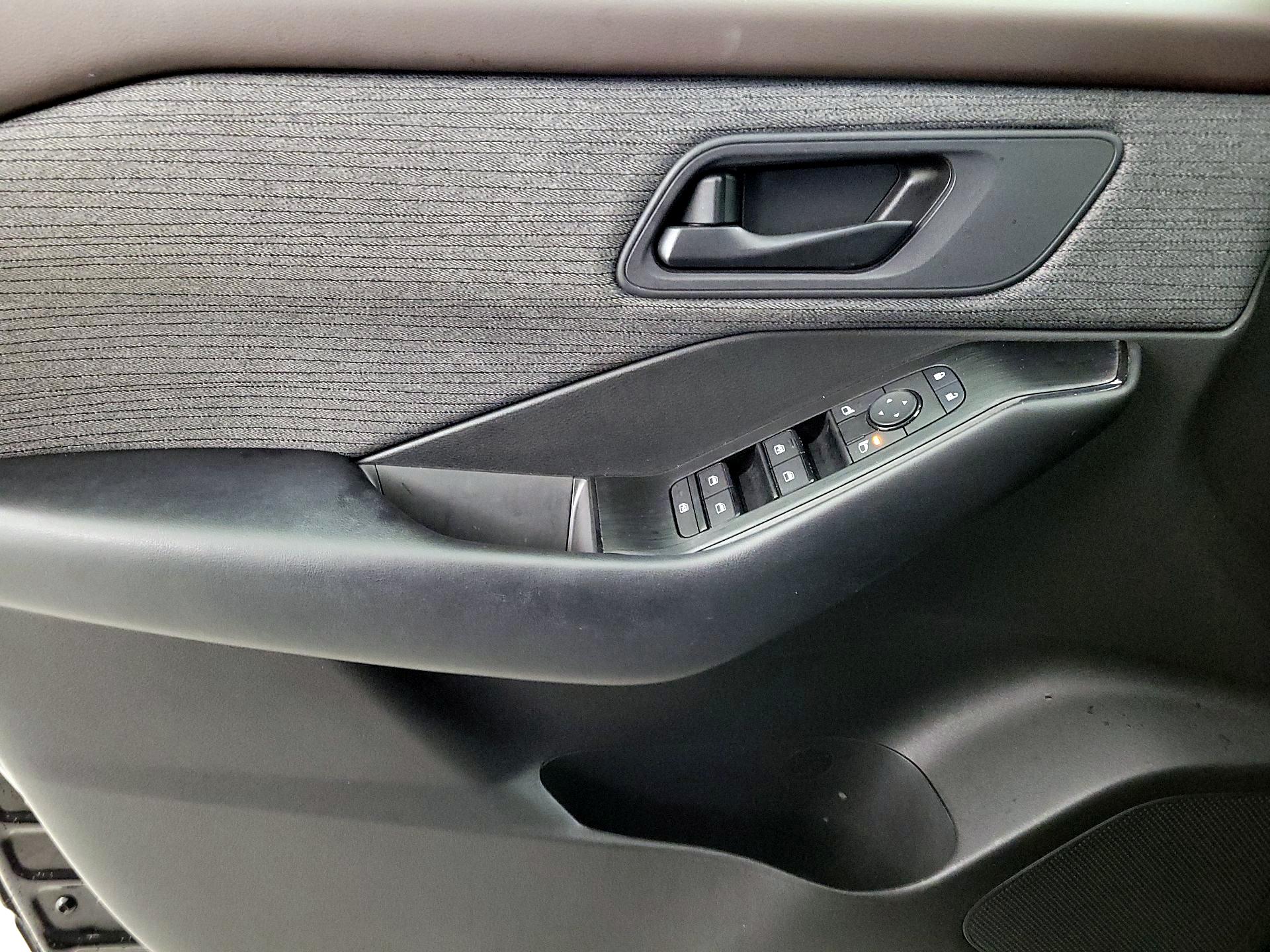 Thumbnail: 2023 Nissan Rogue - 12