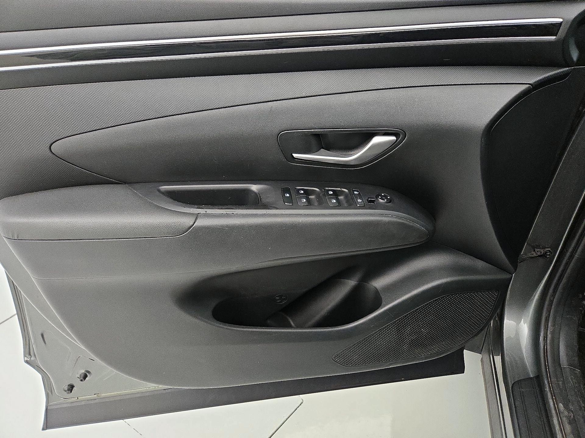 Thumbnail: 2022 Hyundai Tucson - 12