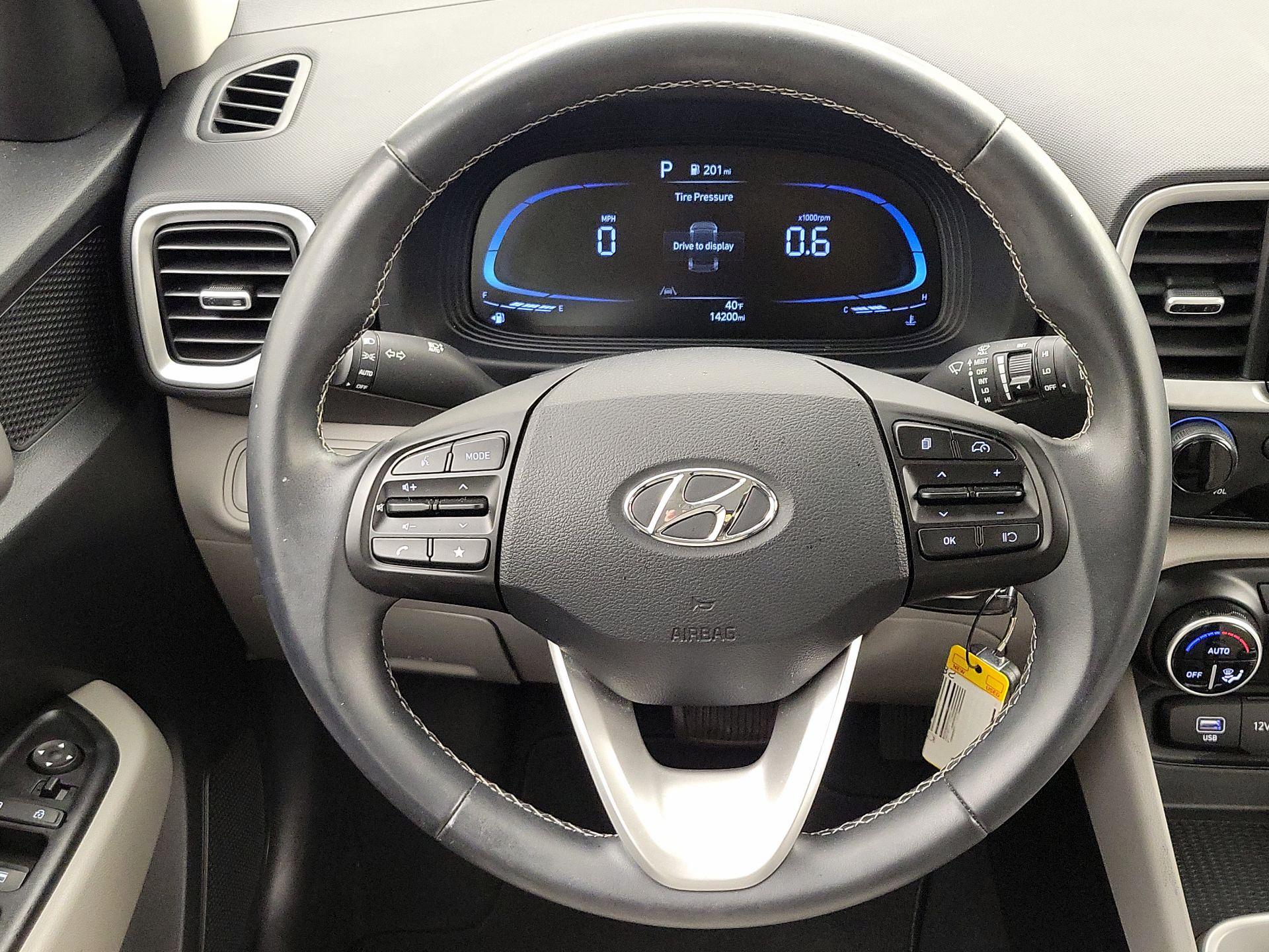 Thumbnail: 2023 Hyundai Venue - 10