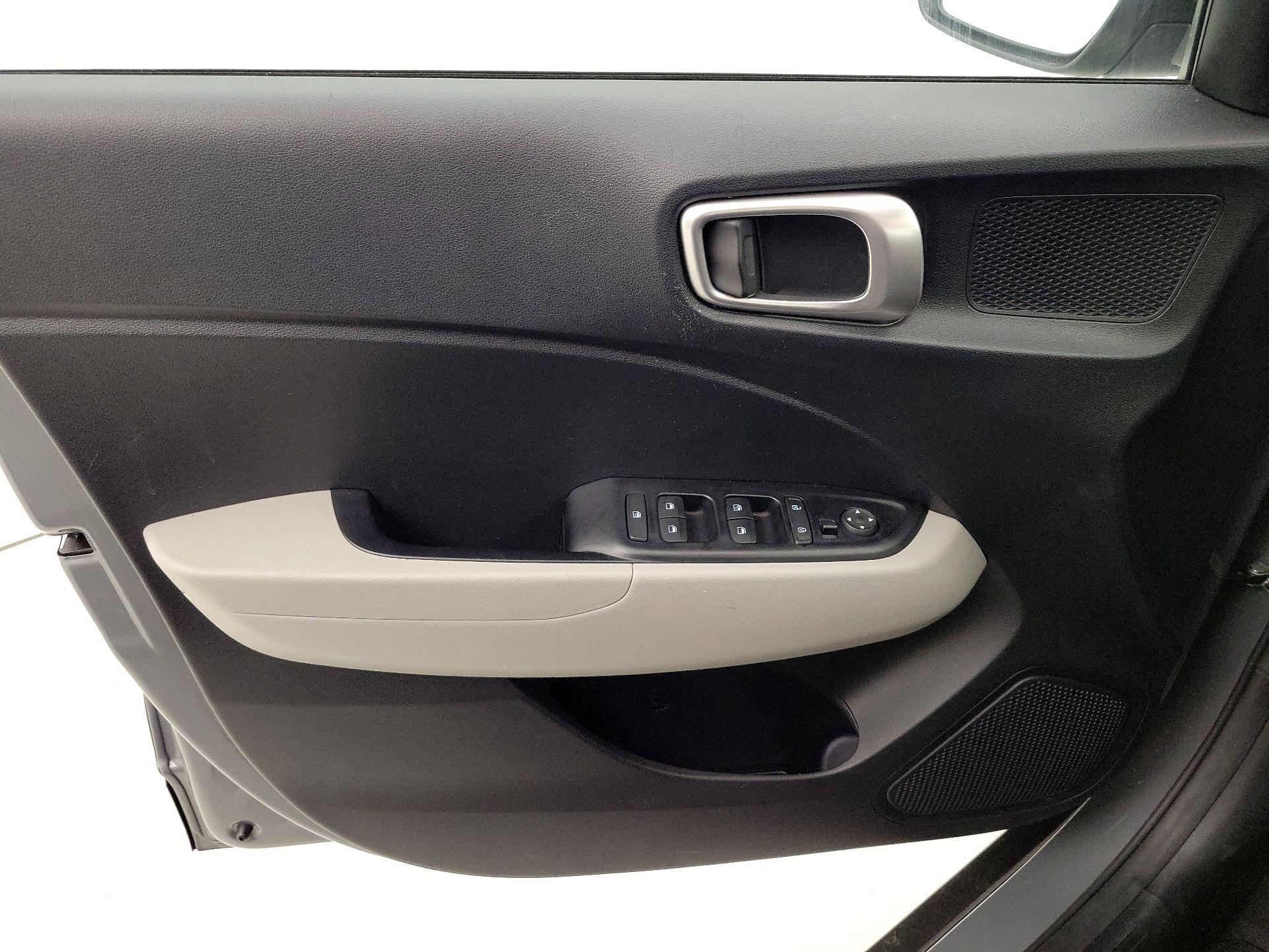 Thumbnail: 2023 Hyundai Venue - 12